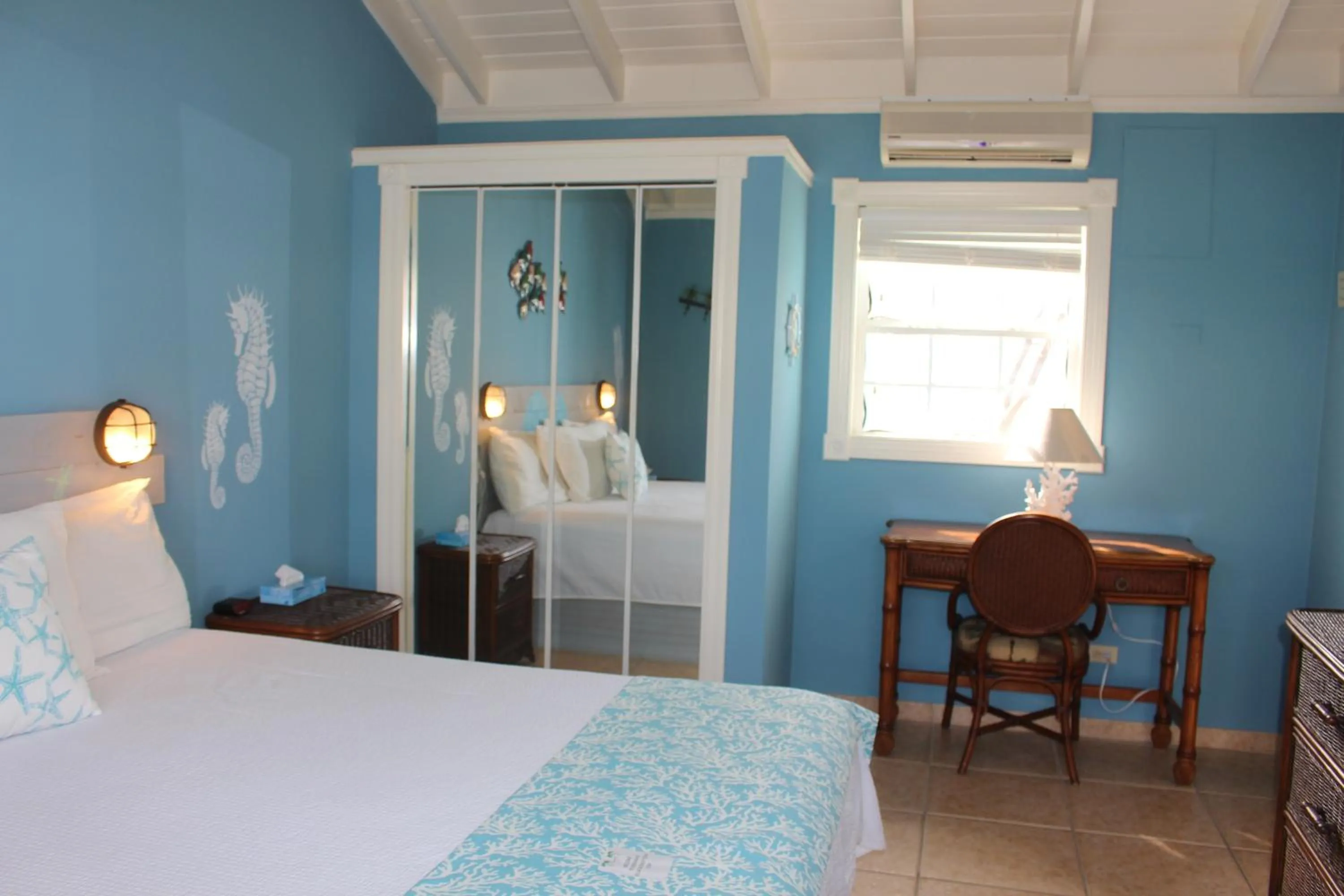 Bedroom, Bed in Hideaways Exuma