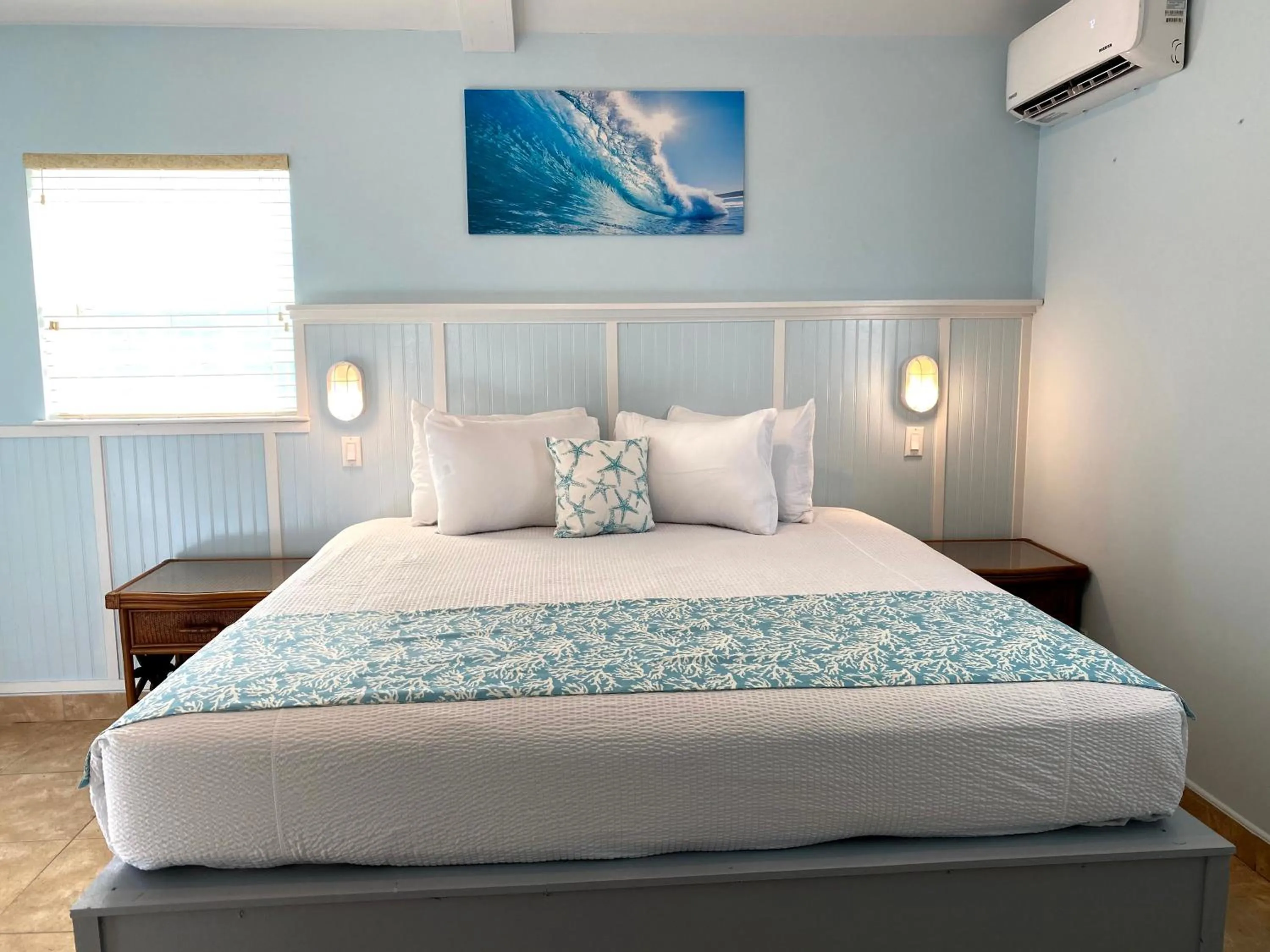 Bed in Hideaways Exuma