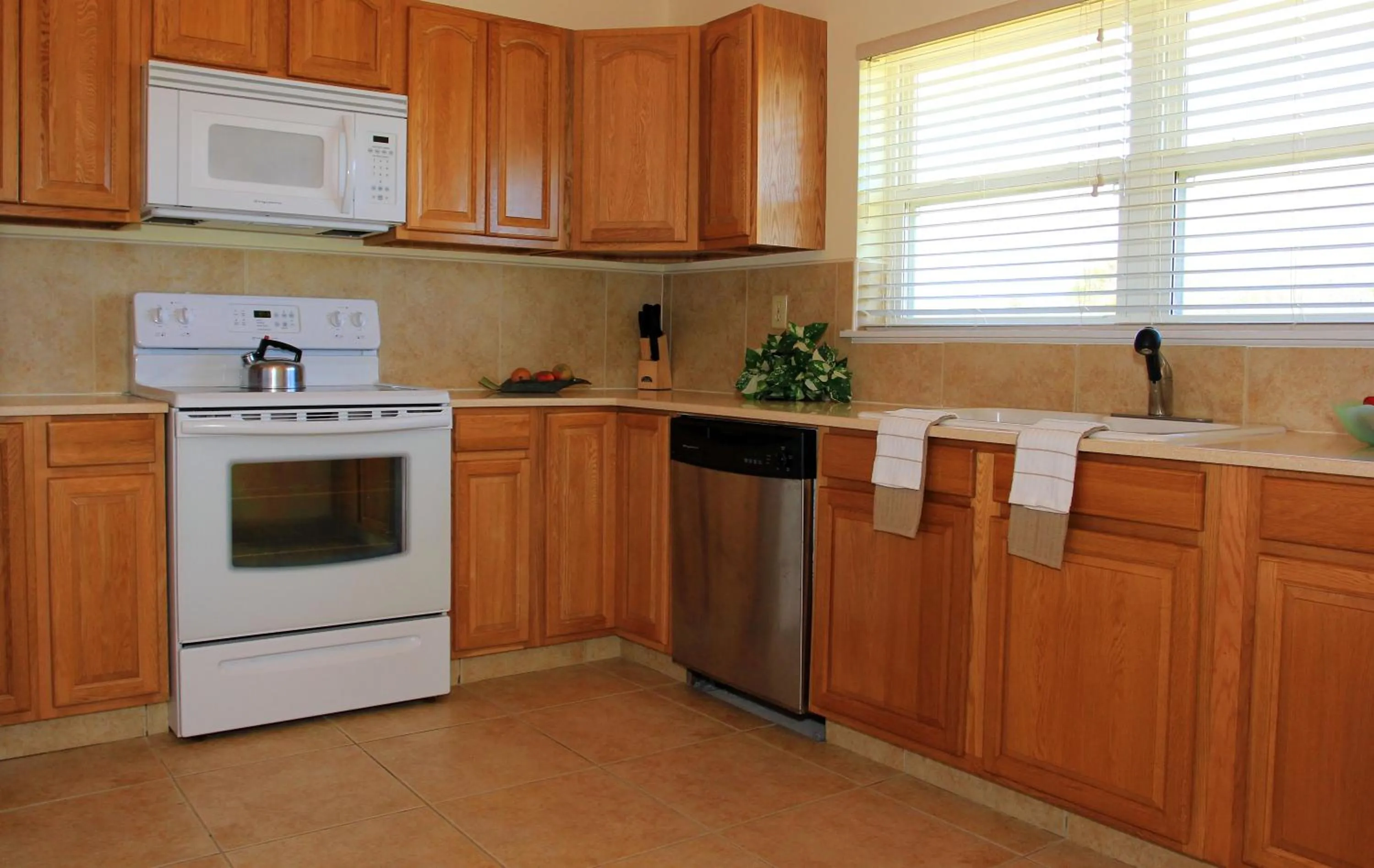 Kitchen or kitchenette in Hideaways Exuma