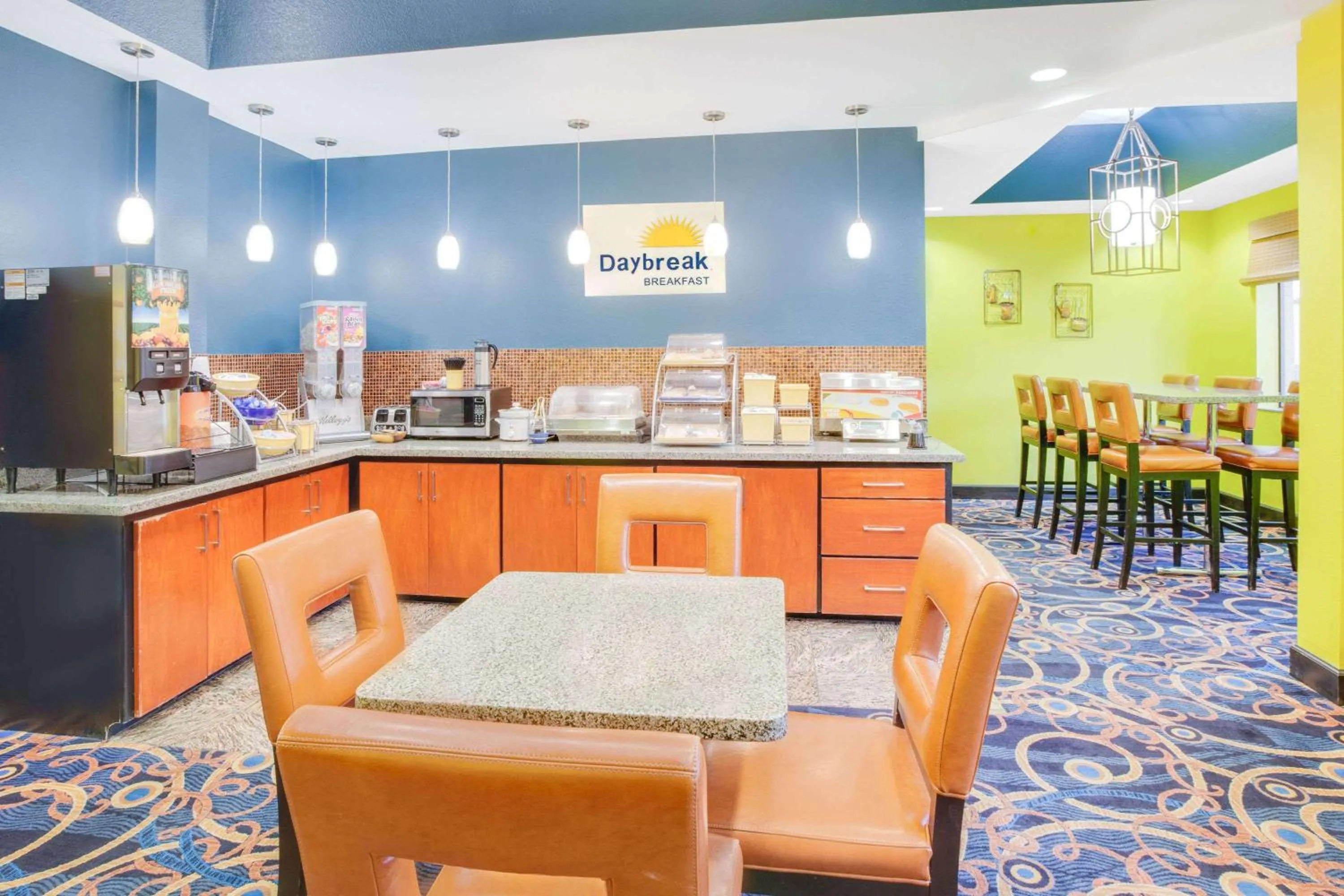 Restaurant/places to eat in Days Inn & Suites by Wyndham Russellville