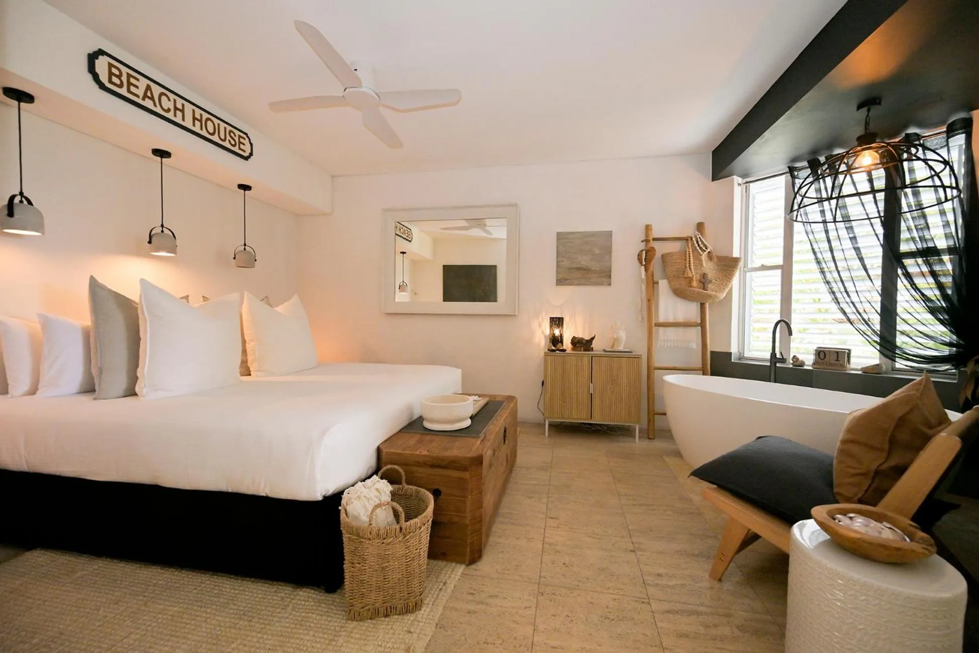 Bed in Noosa Blue Resort