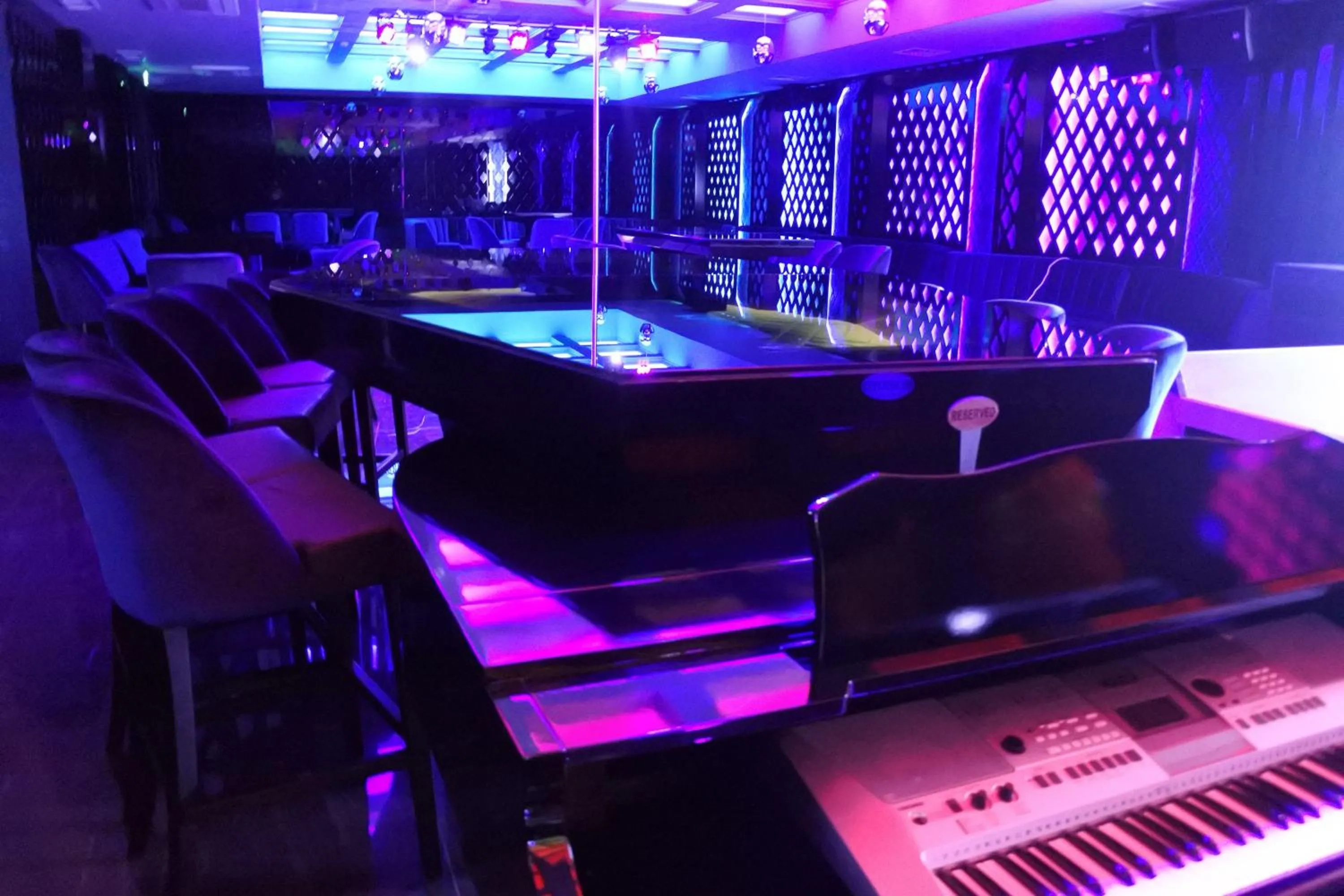 Nightclub / DJ in Merit Grand Mosta Spa Hotel & Casino