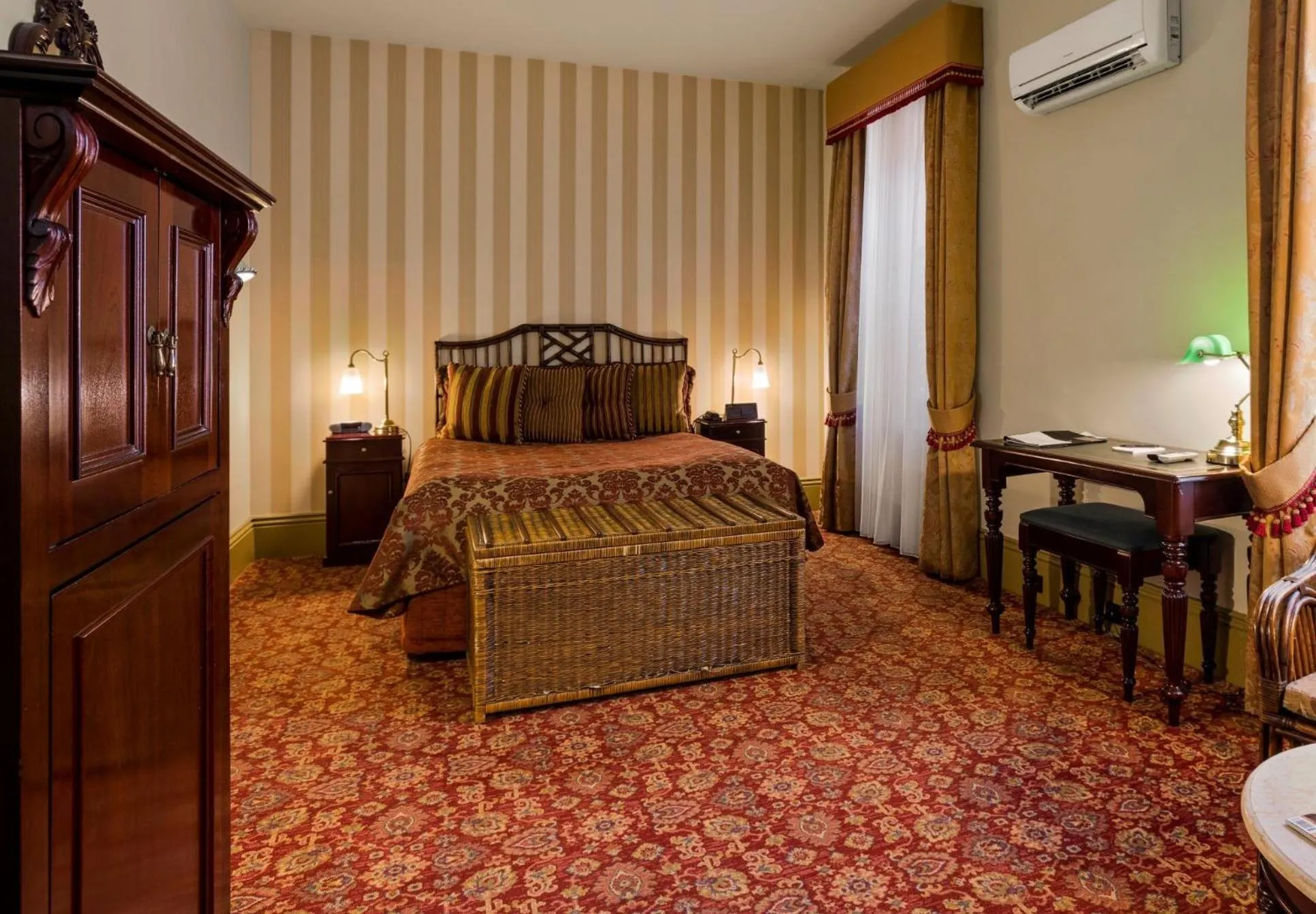 Bed in Hadley's Orient Hotel