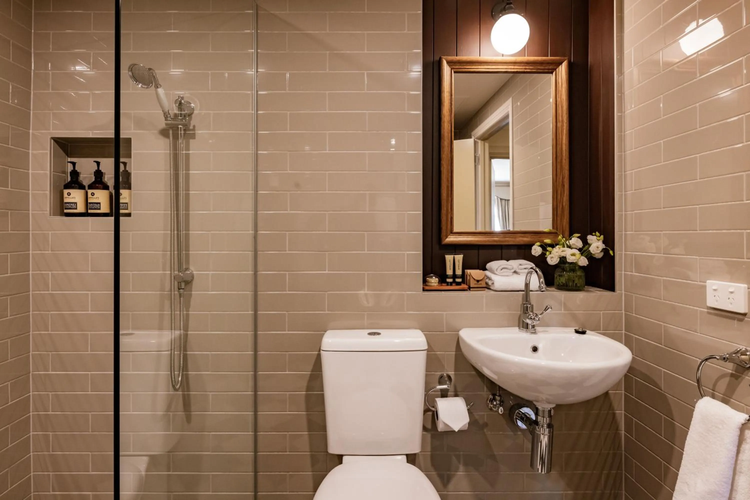 Bathroom in Hadley's Orient Hotel