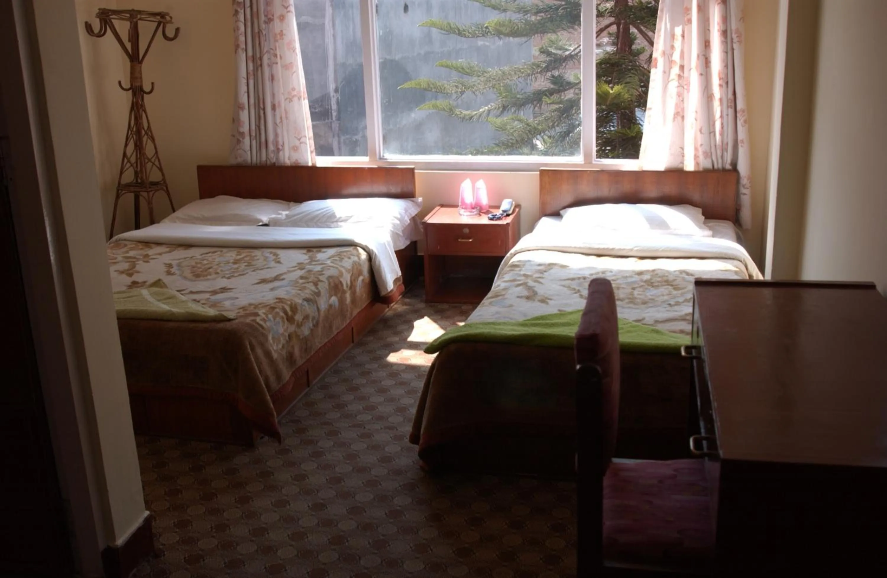 Bathroom, Bed in Hotel Discovery Inn