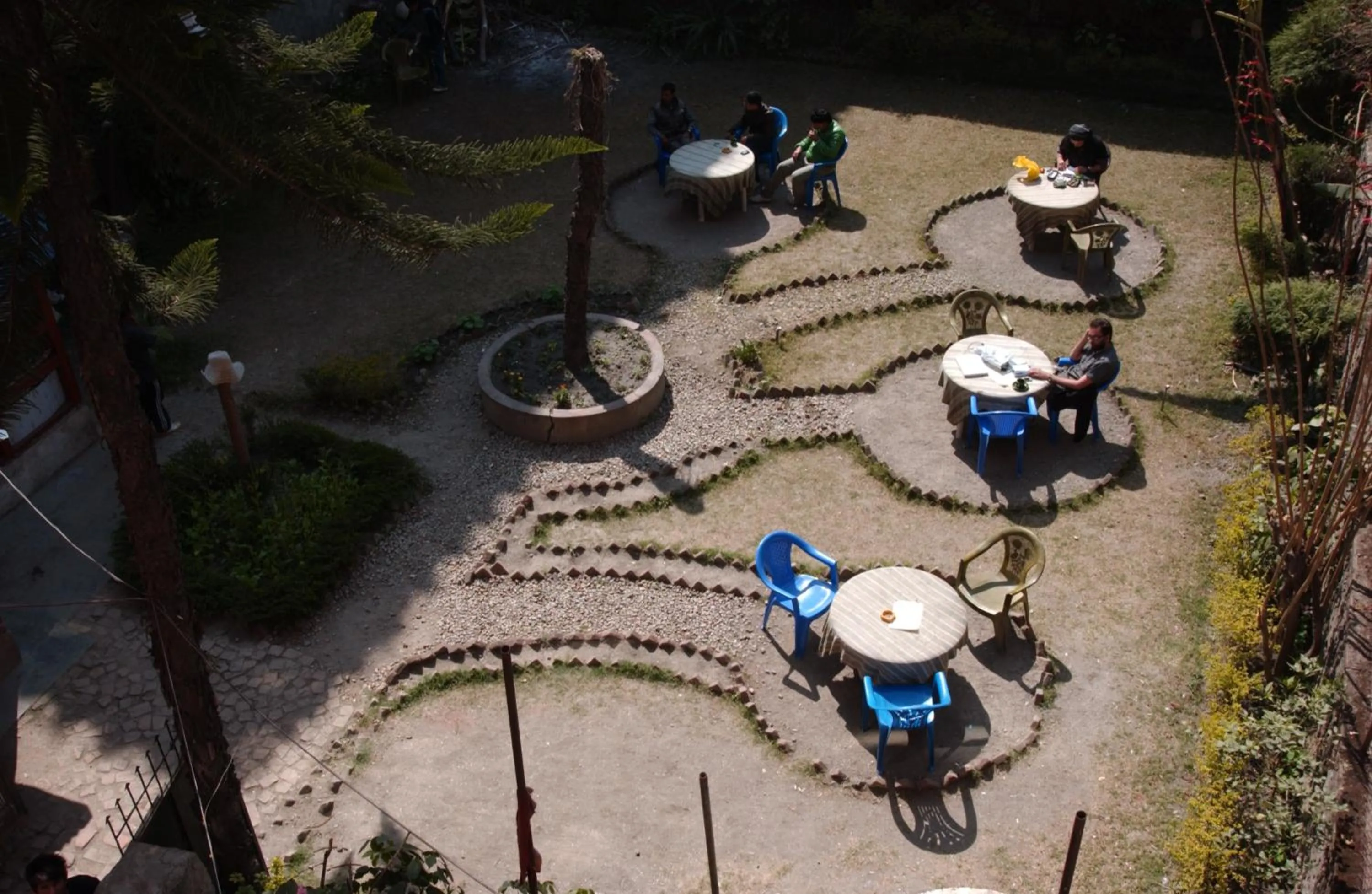 Restaurant/places to eat in Hotel Discovery Inn