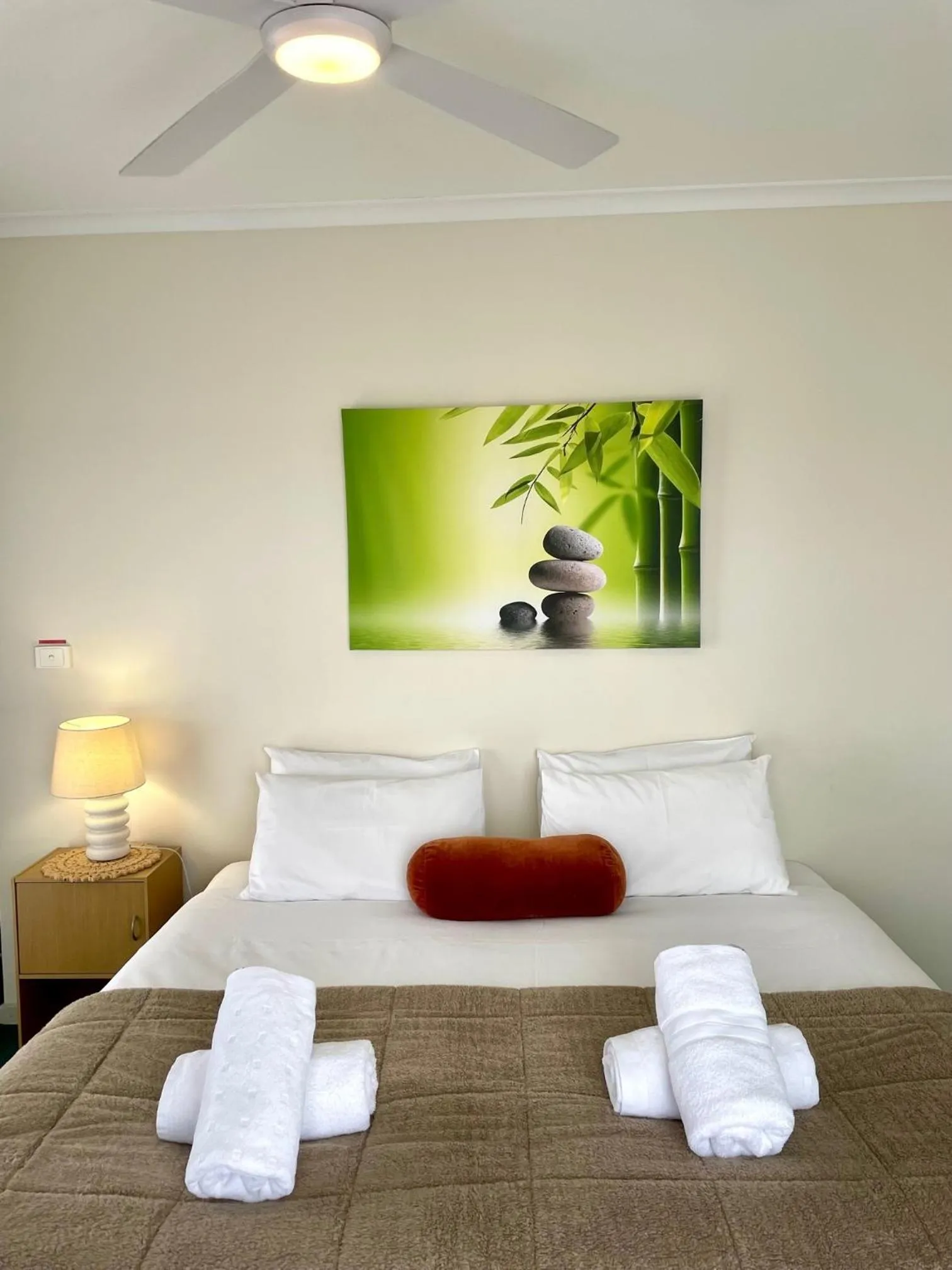 Bed in City Heart Motel Warrnambool