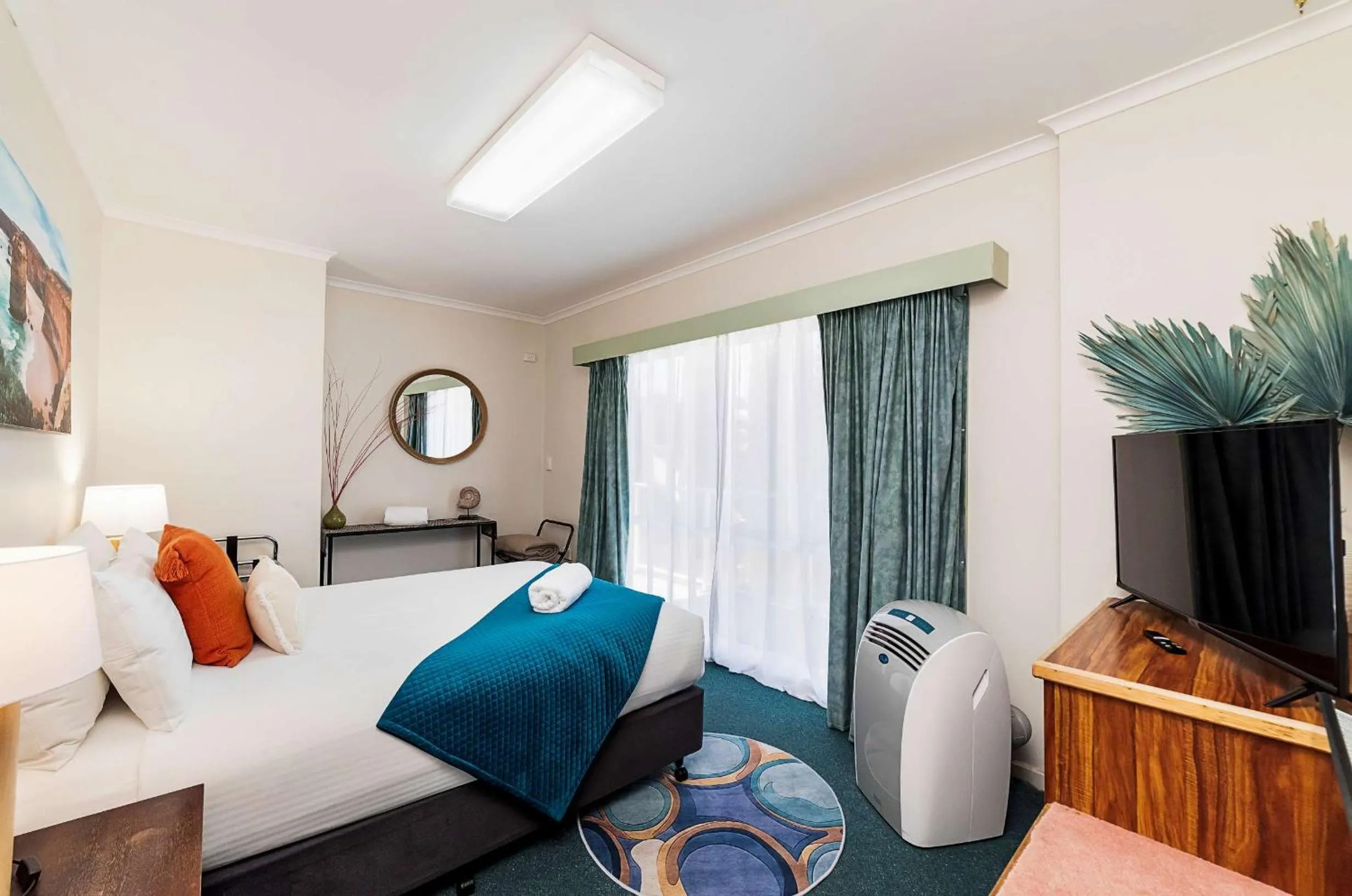 Bed in City Heart Motel Warrnambool