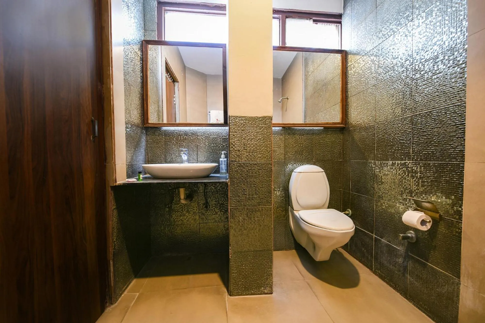 Bathroom in FabHotel Nanda Near Ludhiana Junction Railway Station