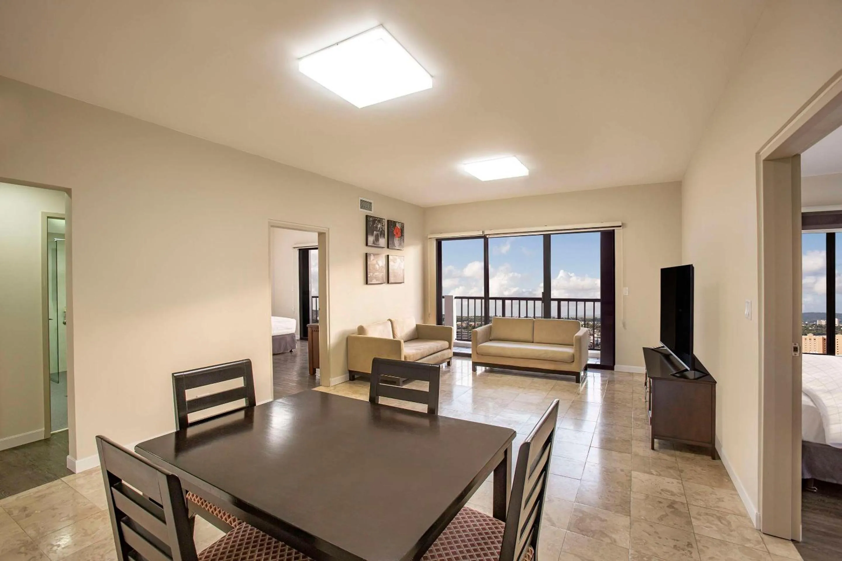 Bedroom, Bed in The Bayview Hotel Guam