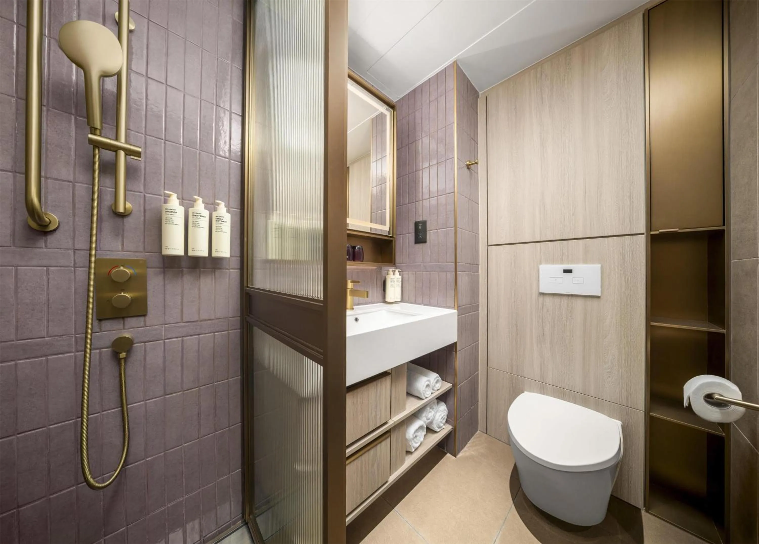 Bathroom in Motto by Hilton Hong Kong Soho