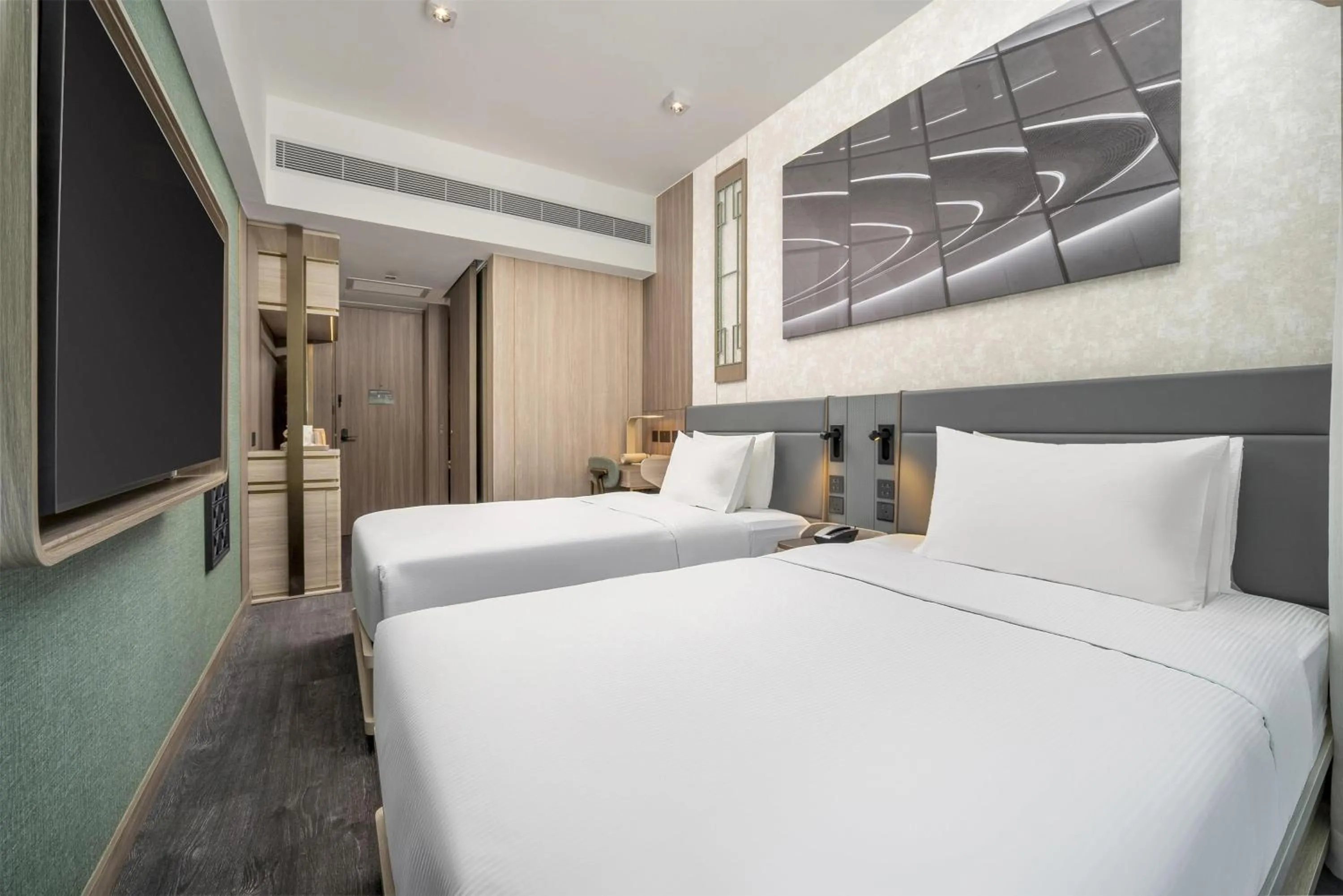 Bed in Motto by Hilton Hong Kong Soho