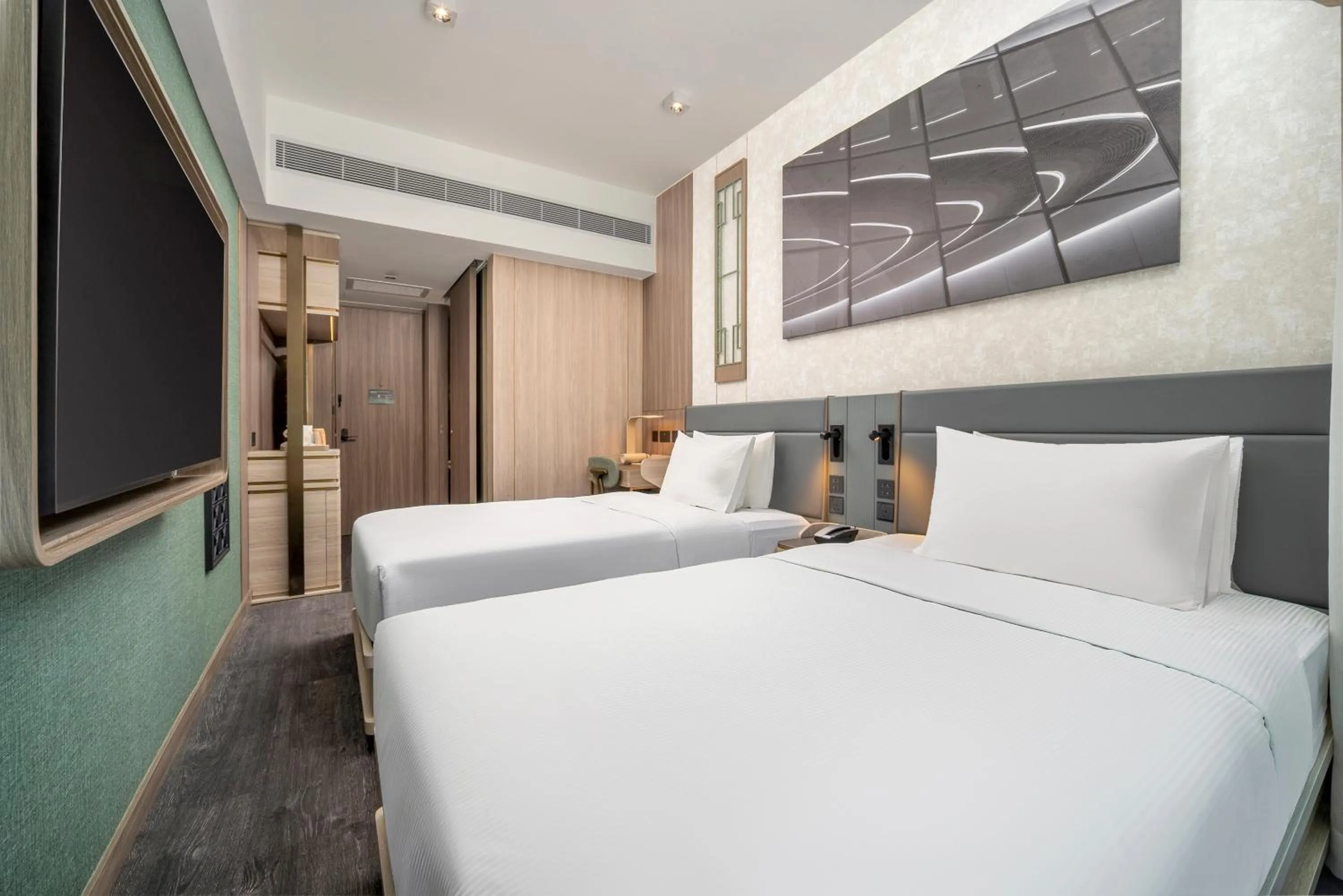 Bed in Motto by Hilton Hong Kong Soho