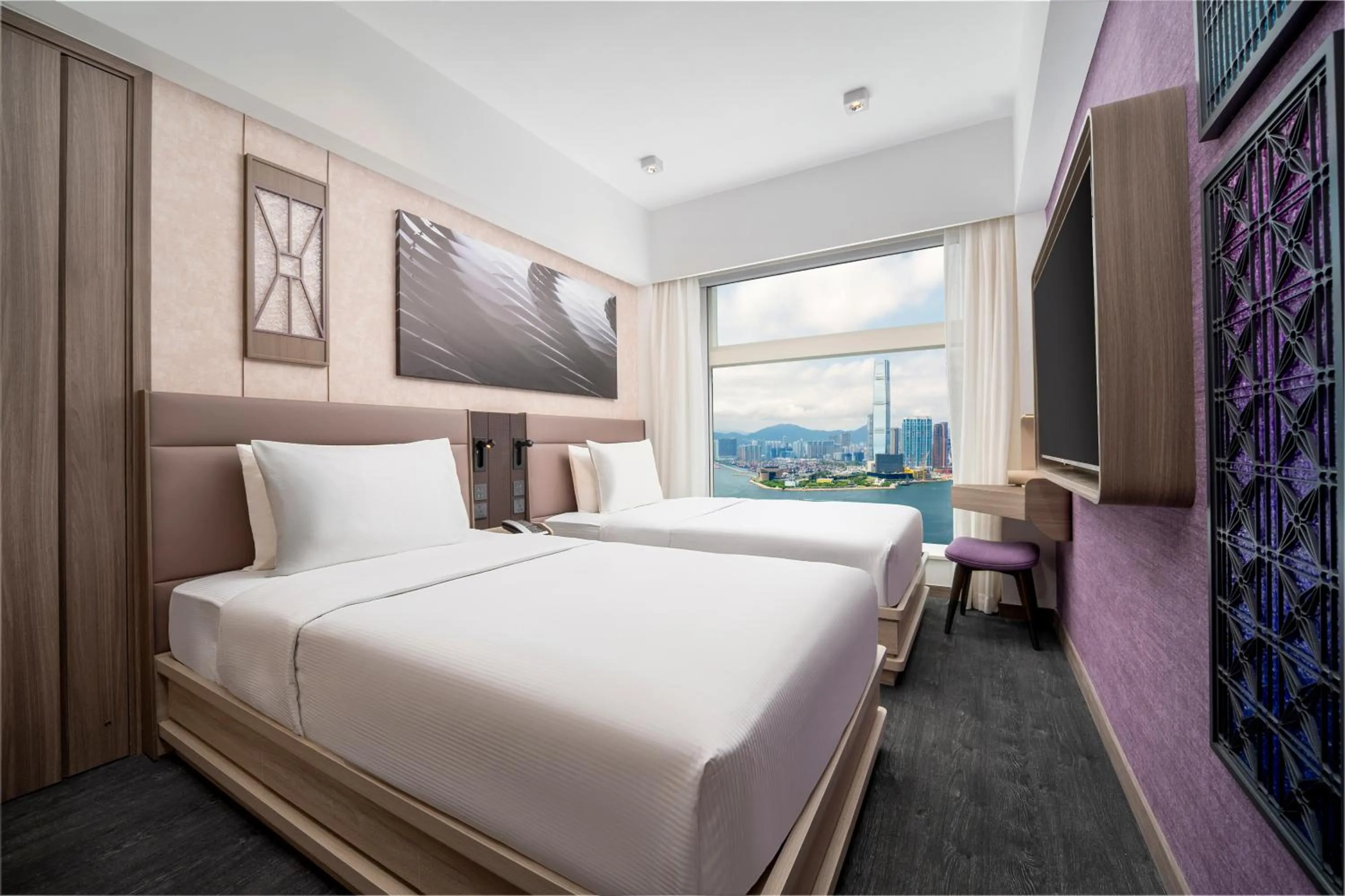 Bed in Motto by Hilton Hong Kong Soho