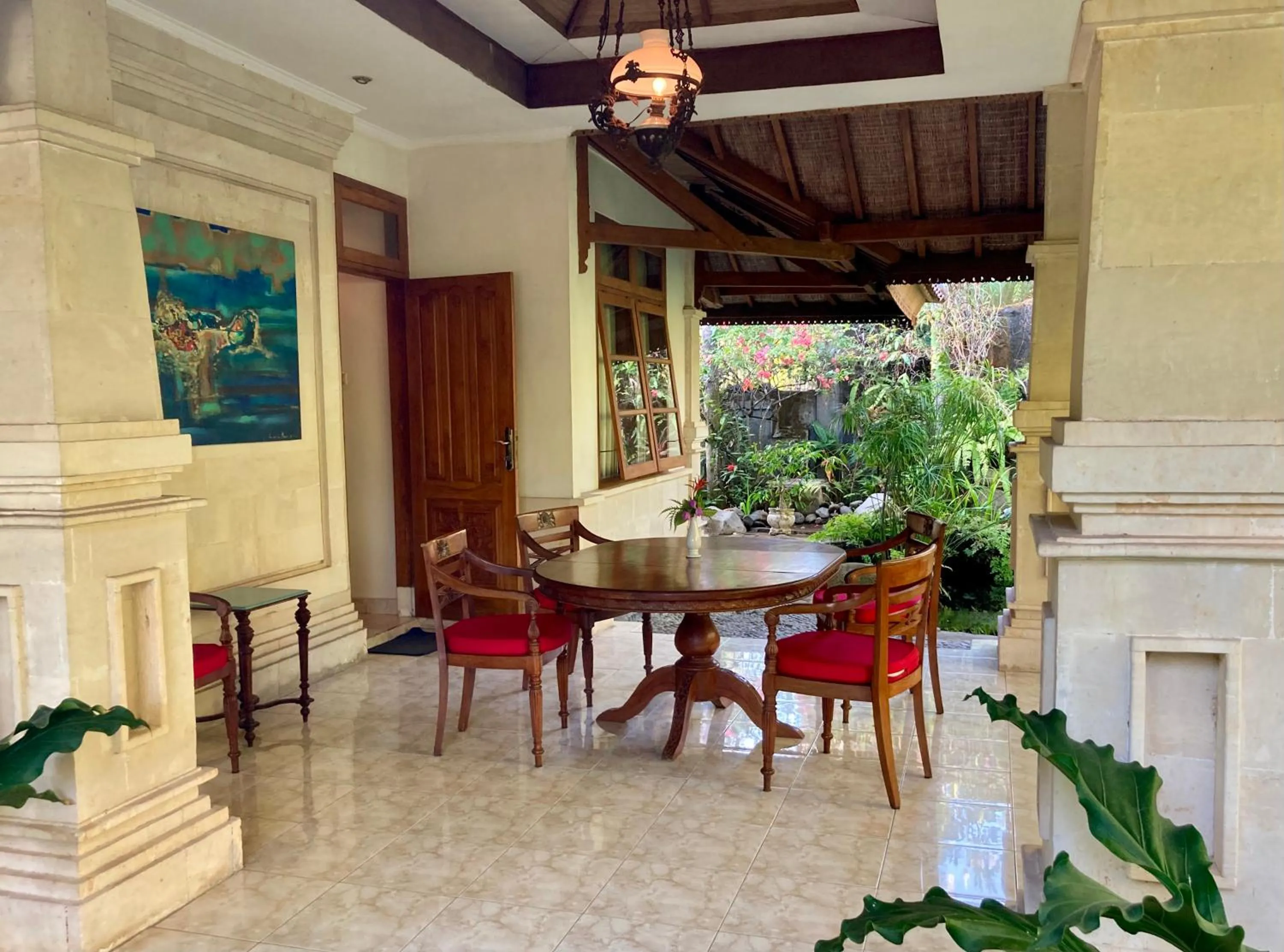 Dining area in Gunung Paradis Retreat