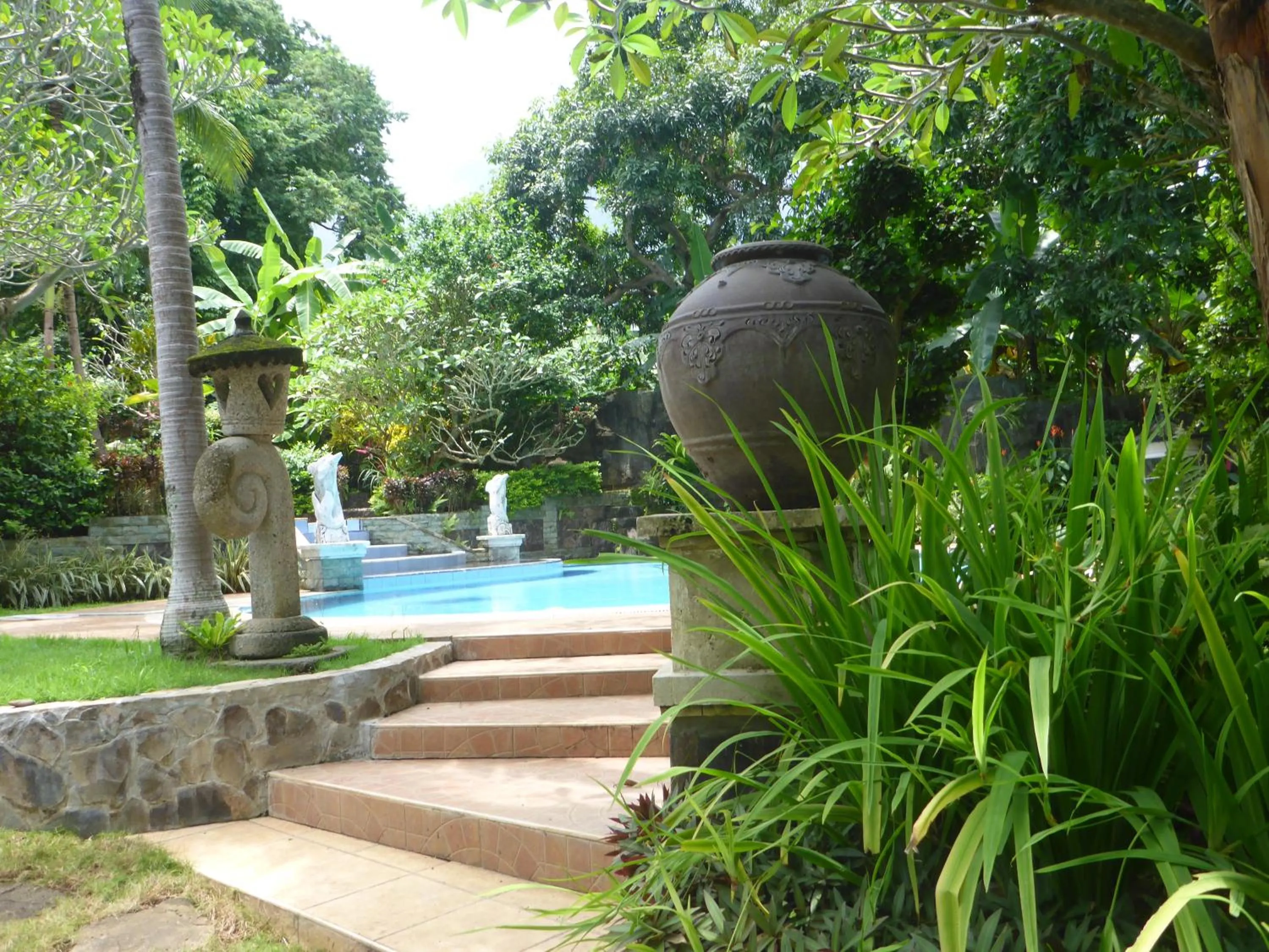 Swimming pool in Gunung Paradis Retreat