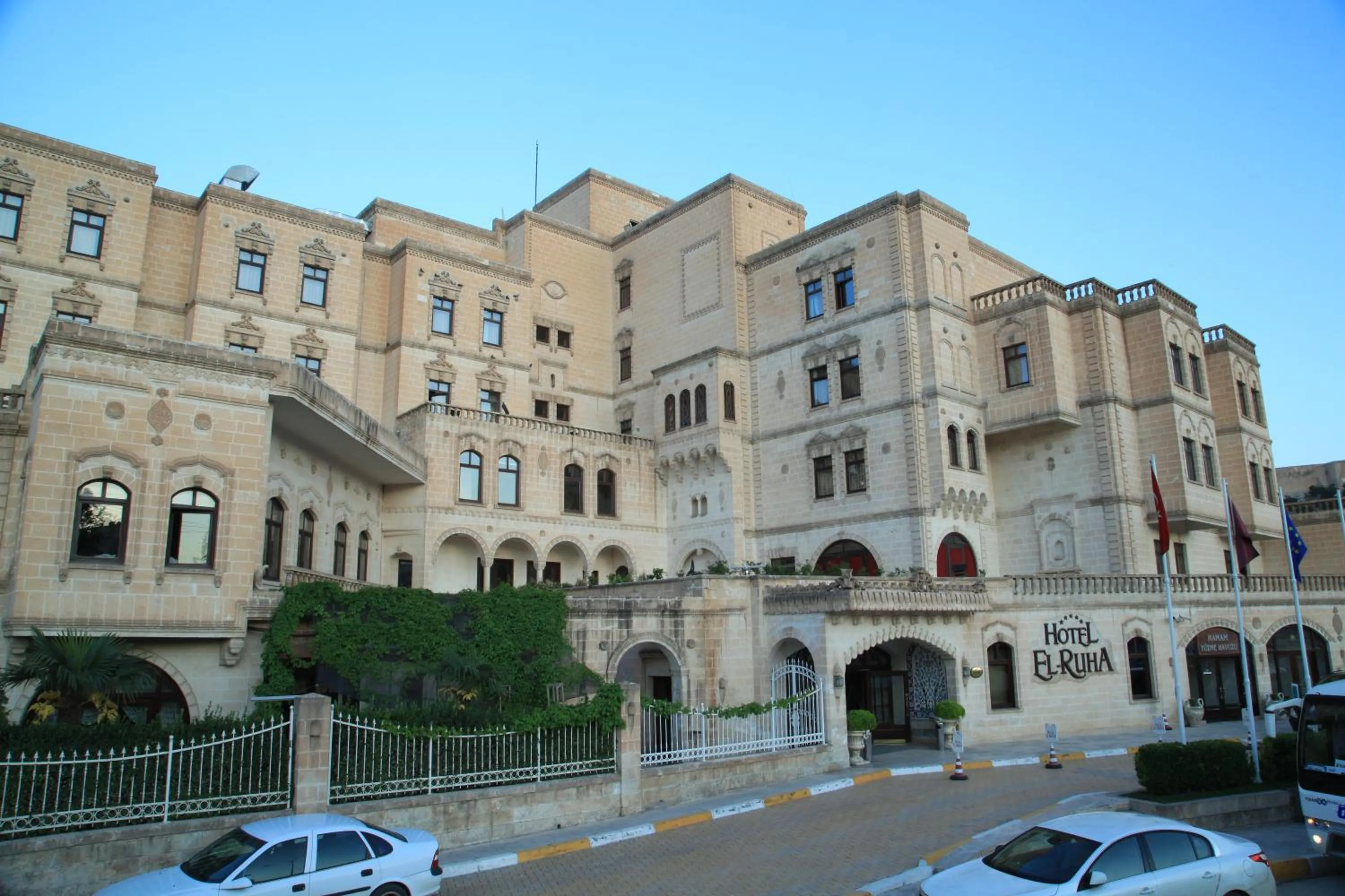 Property building in Elruha Hotel