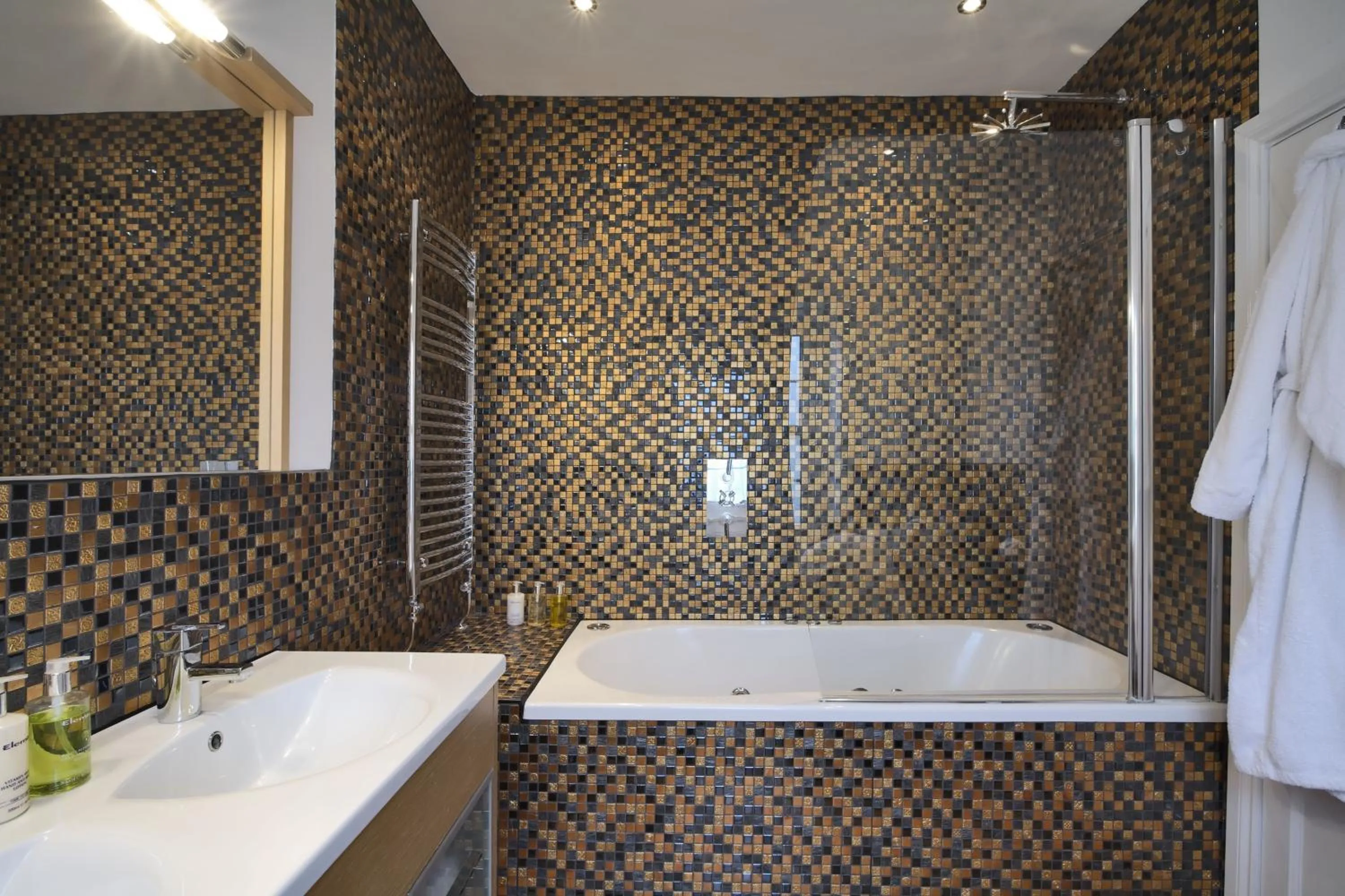 Shower in Zanzibar House 8-Bedroom Holiday House with Hot Tub & Yoga Studio