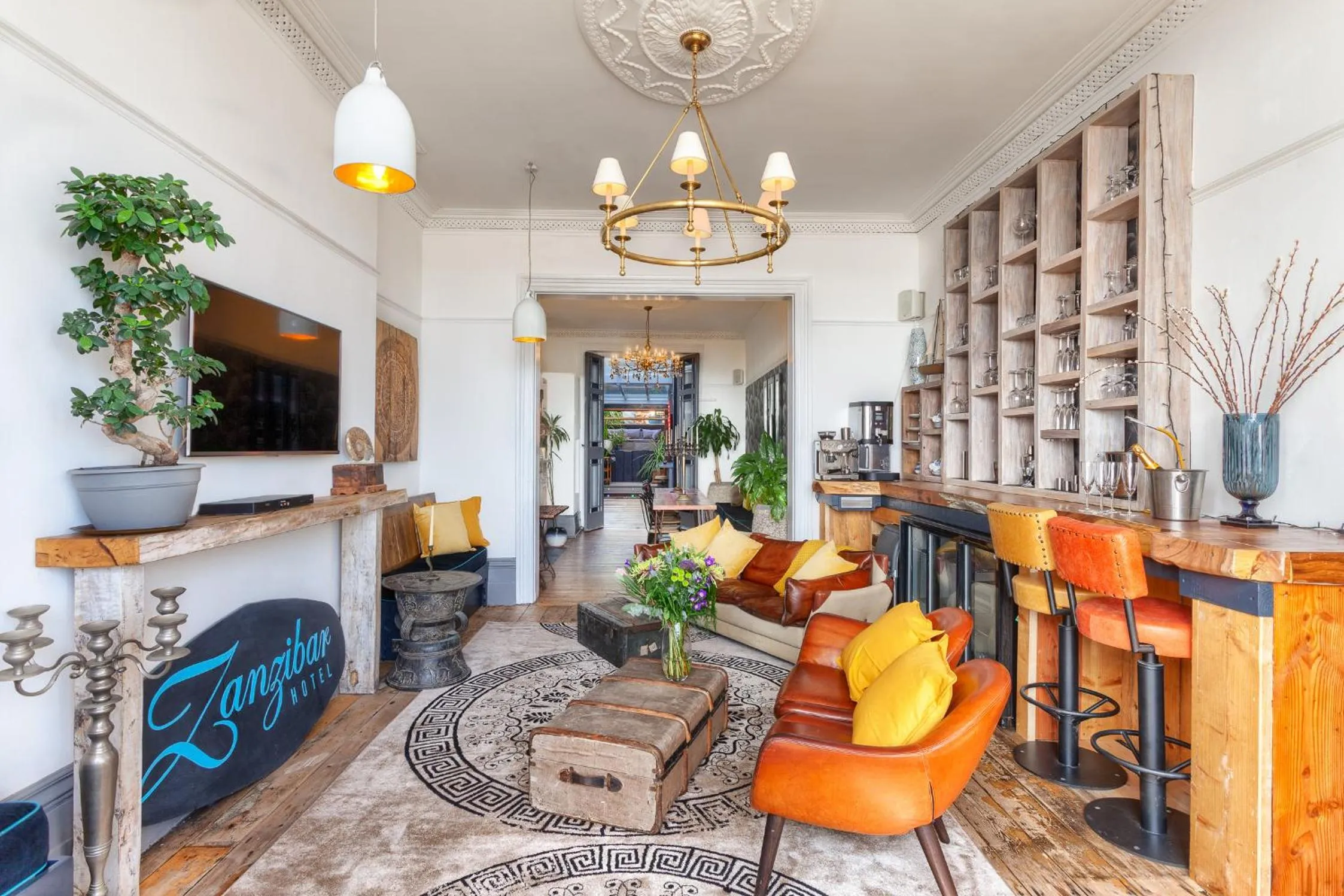 Lounge or bar in Zanzibar House 8-Bedroom Holiday House with Hot Tub & Yoga Studio