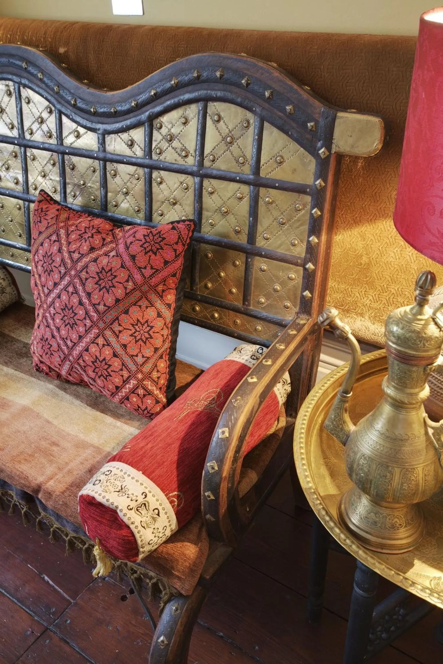 Living room in Zanzibar House 8-Bedroom Holiday House with Hot Tub & Yoga Studio