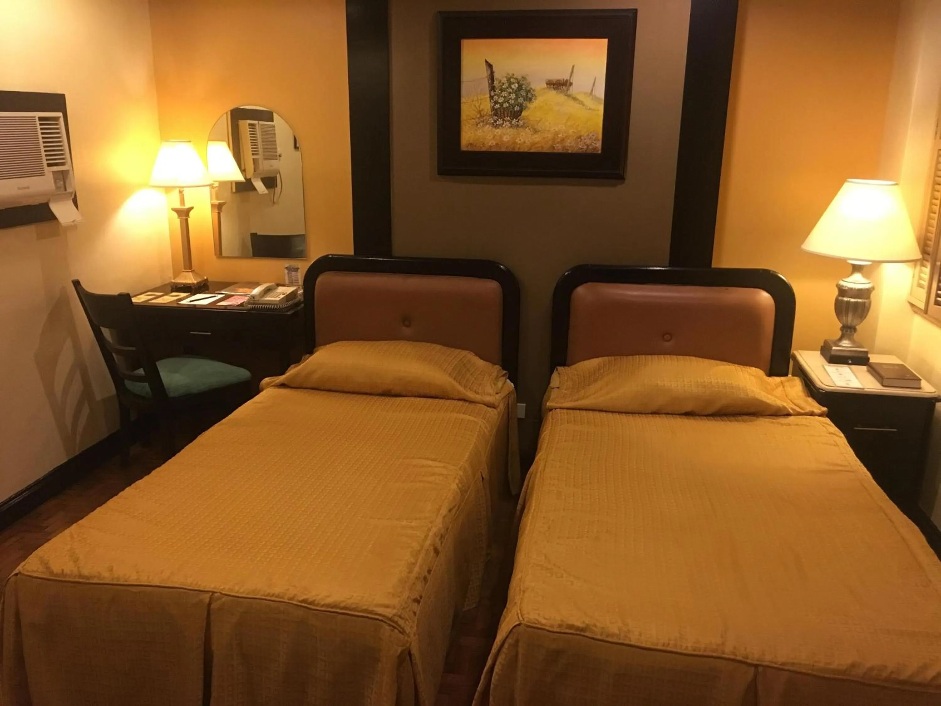 Bed in Lourdes Family Suites Makati powered by Cocotel