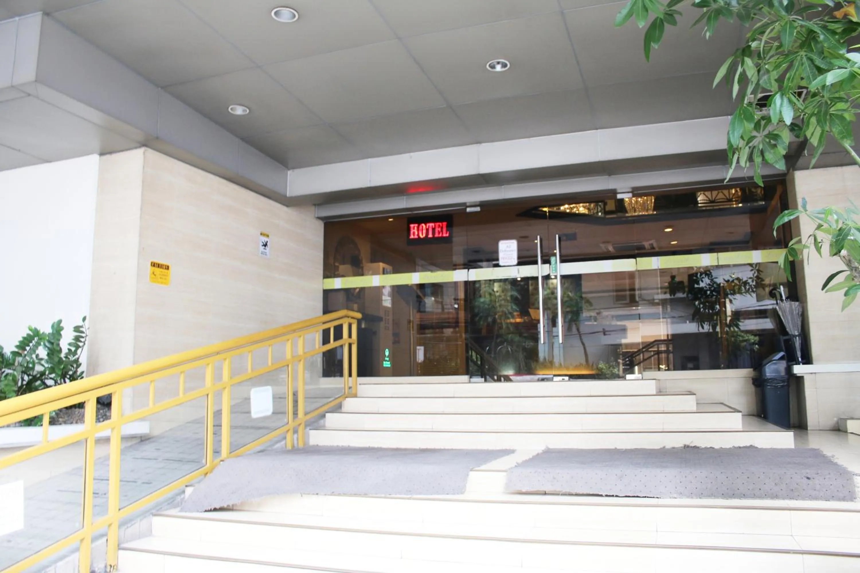 Lourdes Family Suites Makati powered by Cocotel