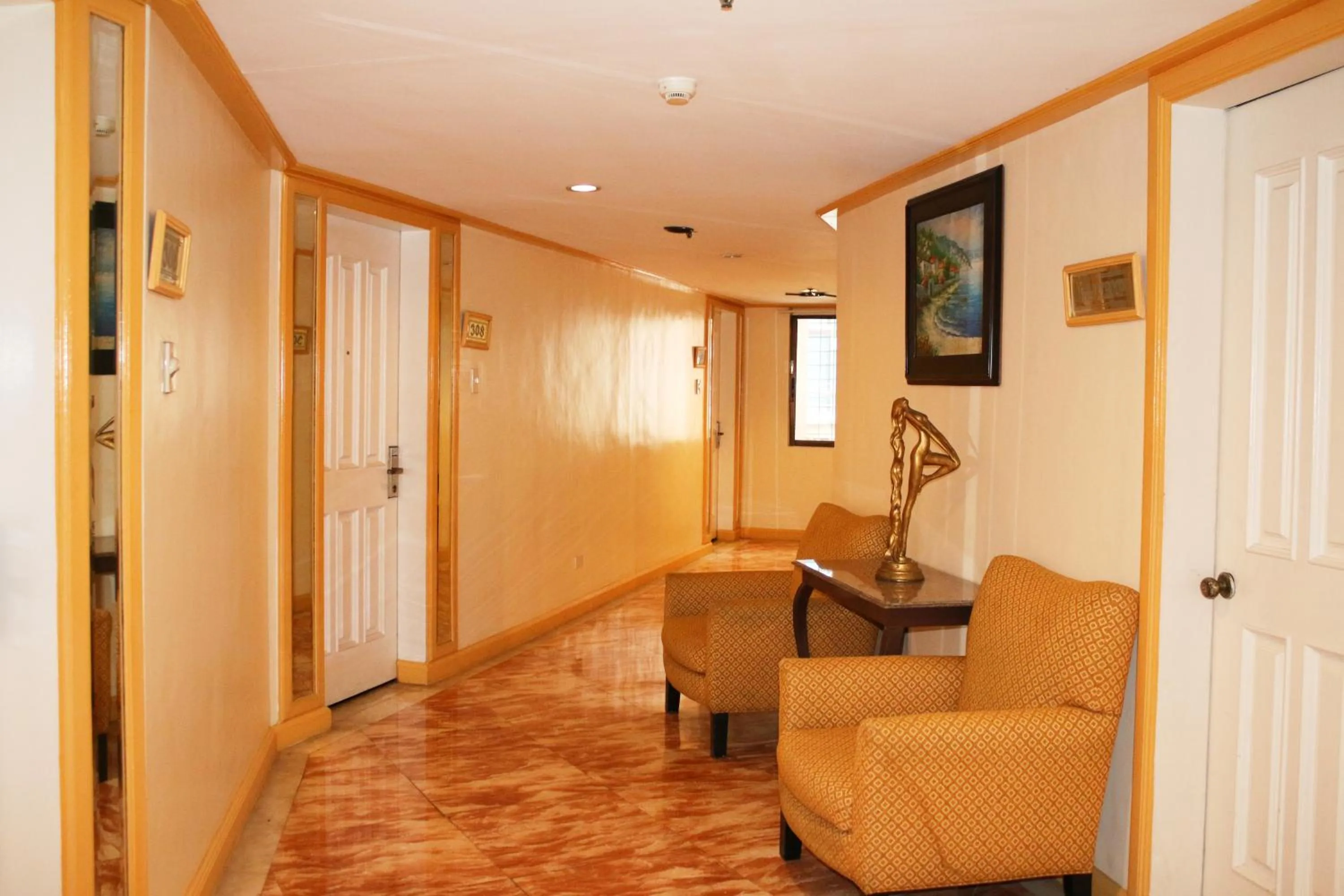 Lourdes Family Suites Makati powered by Cocotel