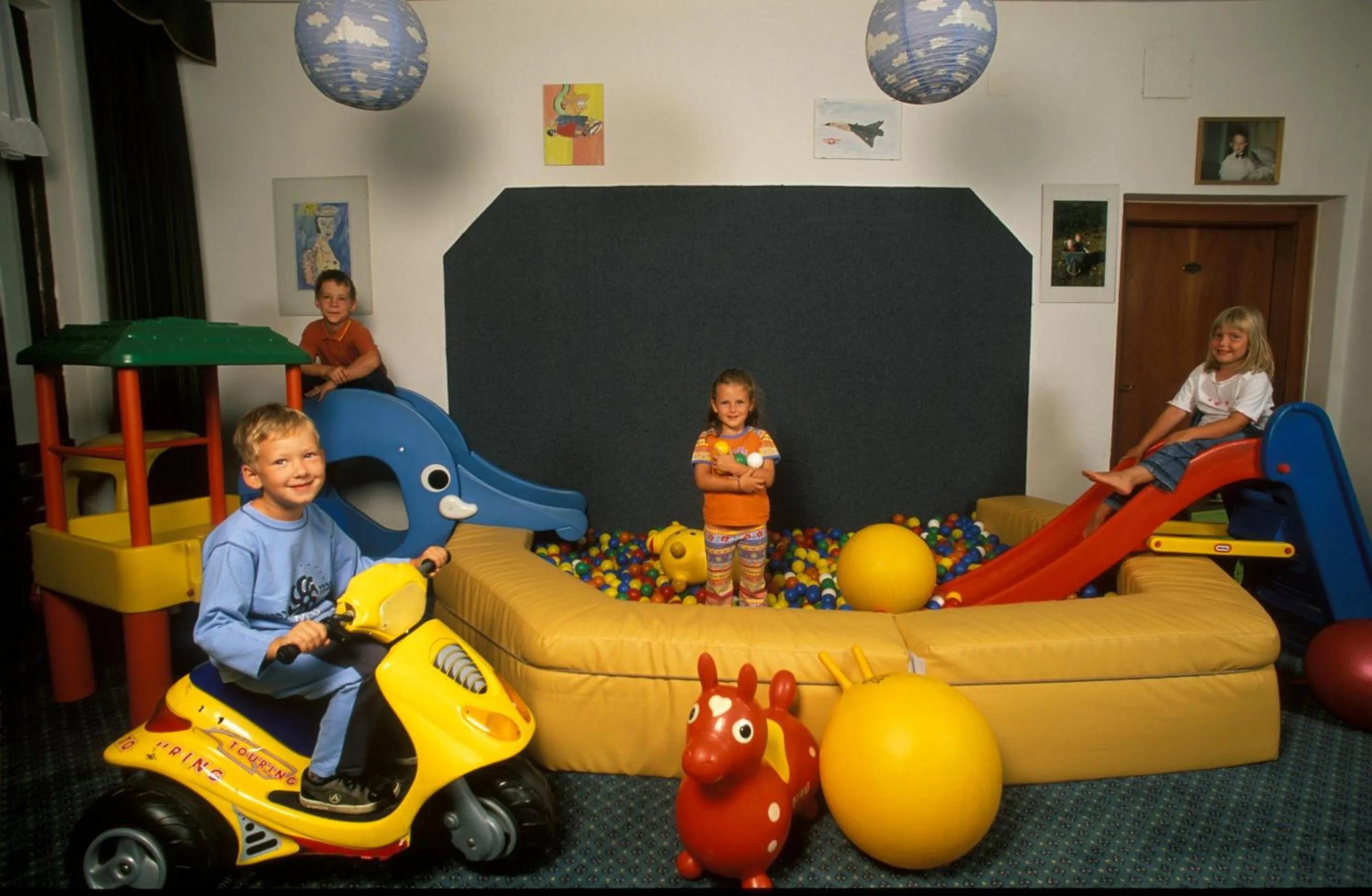 People in Terrassenhotel Reichmann