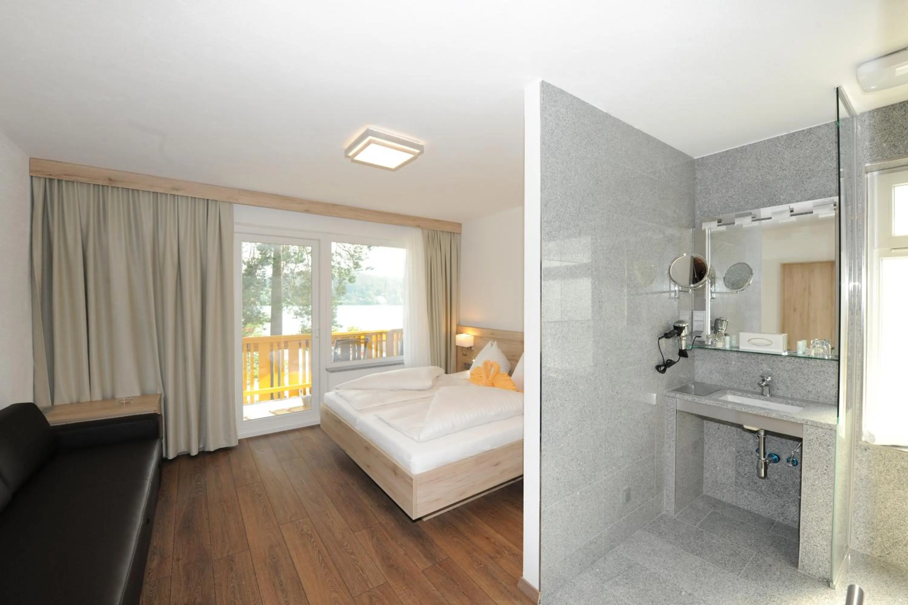 Photo of the whole room in Terrassenhotel Reichmann