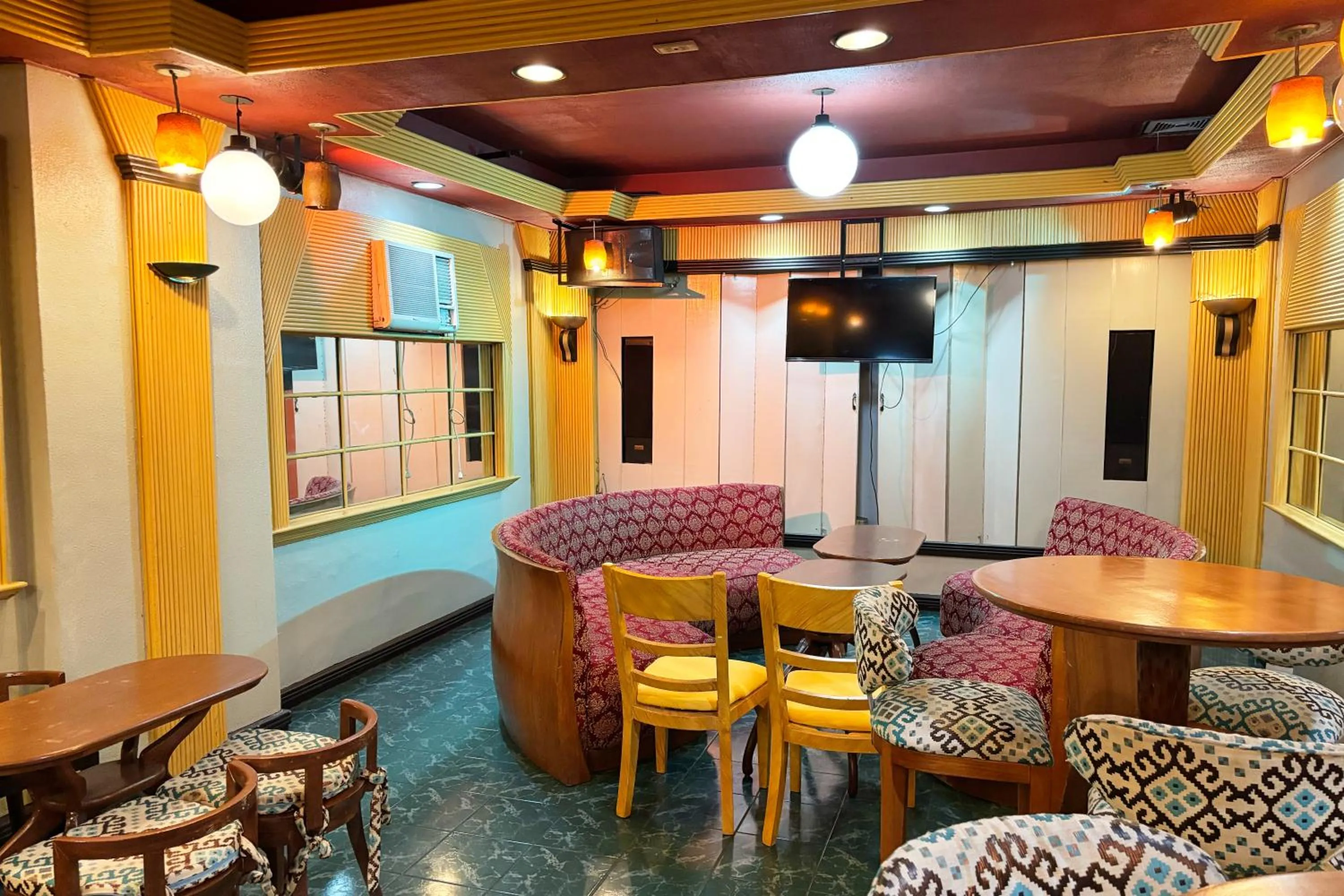 Camelot Hotel Quezon City powered by Cocotel