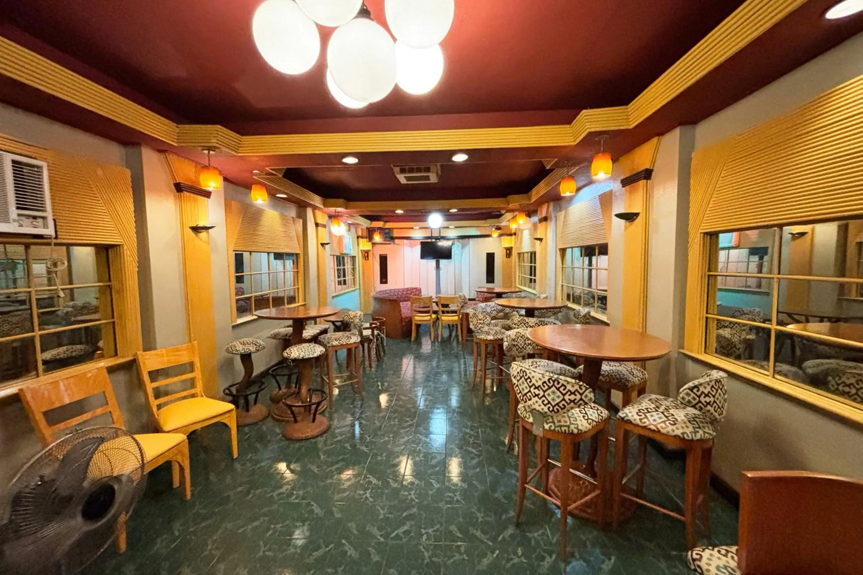 Camelot Hotel Quezon City powered by Cocotel