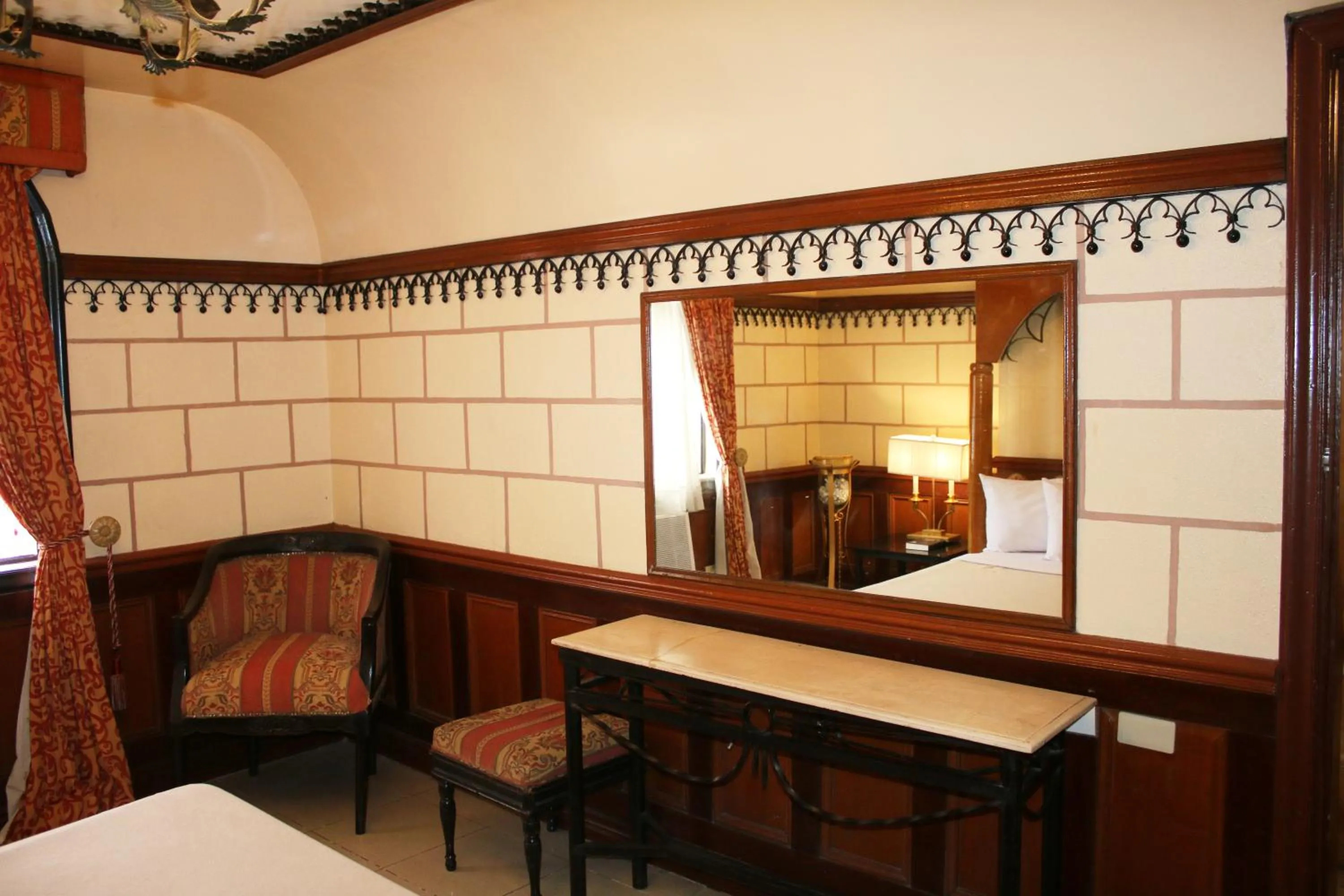 Camelot Hotel Quezon City powered by Cocotel