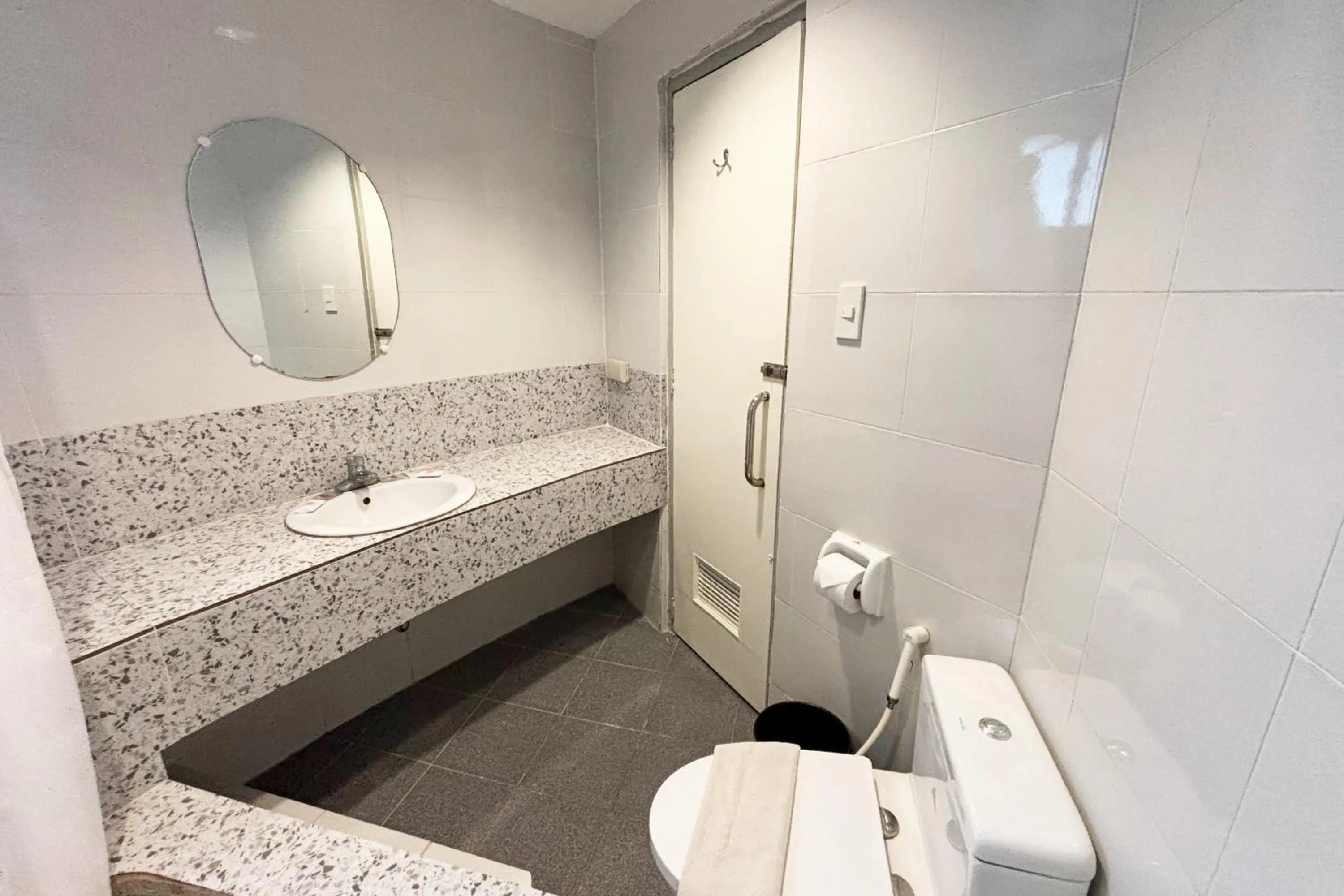 Camelot Hotel Quezon City powered by Cocotel