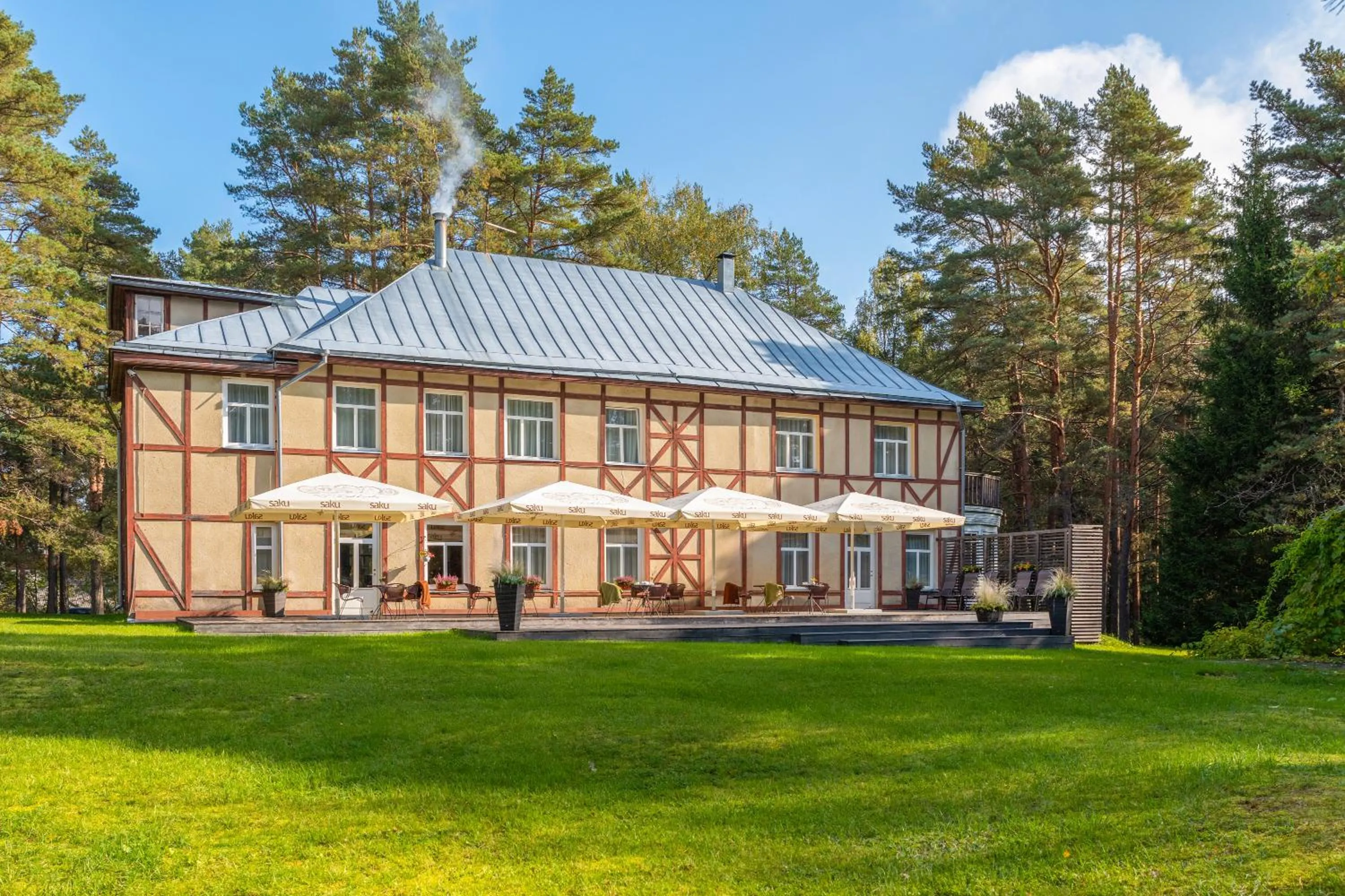 Property building in Verevi Motel