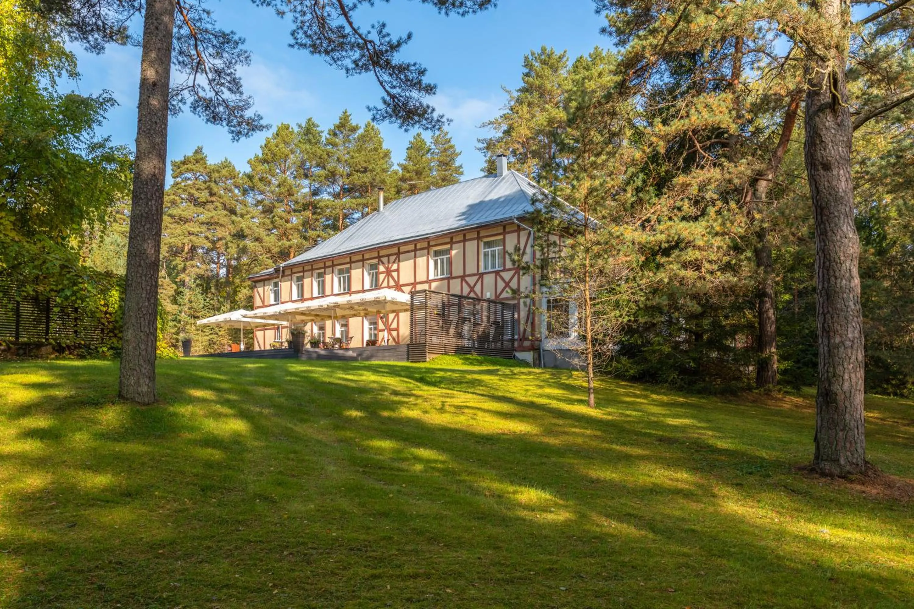 Property building in Verevi Motel