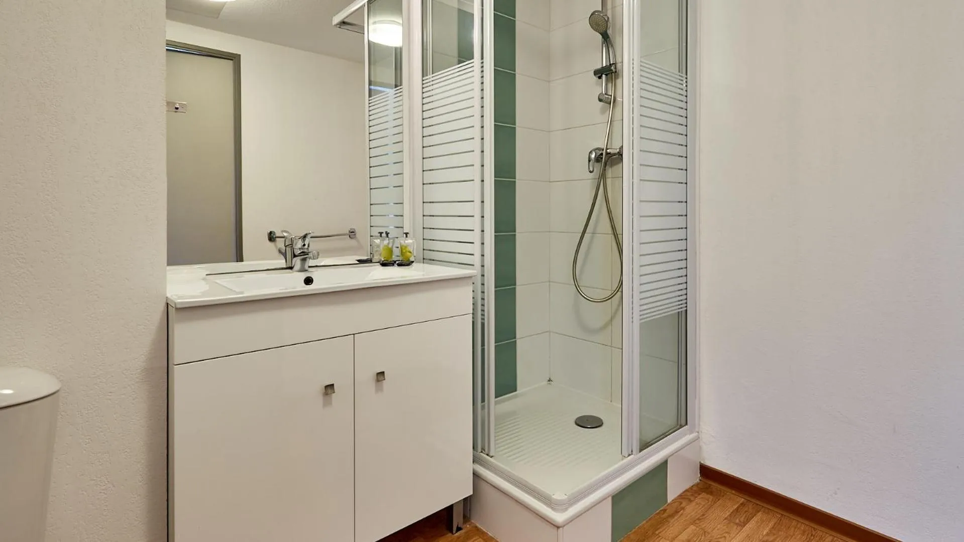 Bathroom in Résidence Vacancéole - Le Domaine de la Corniche