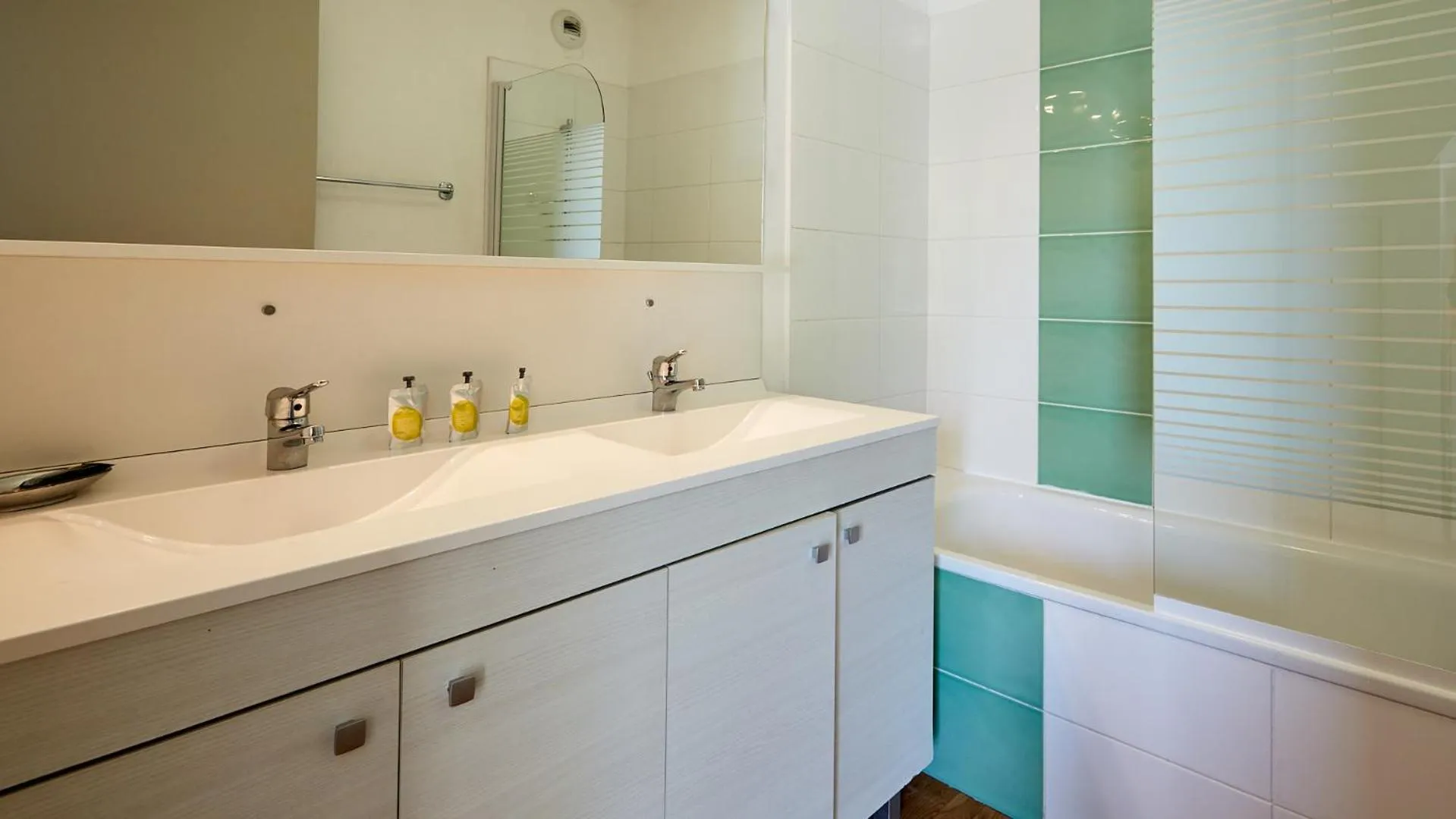 Bathroom in Résidence Vacancéole - Le Domaine de la Corniche