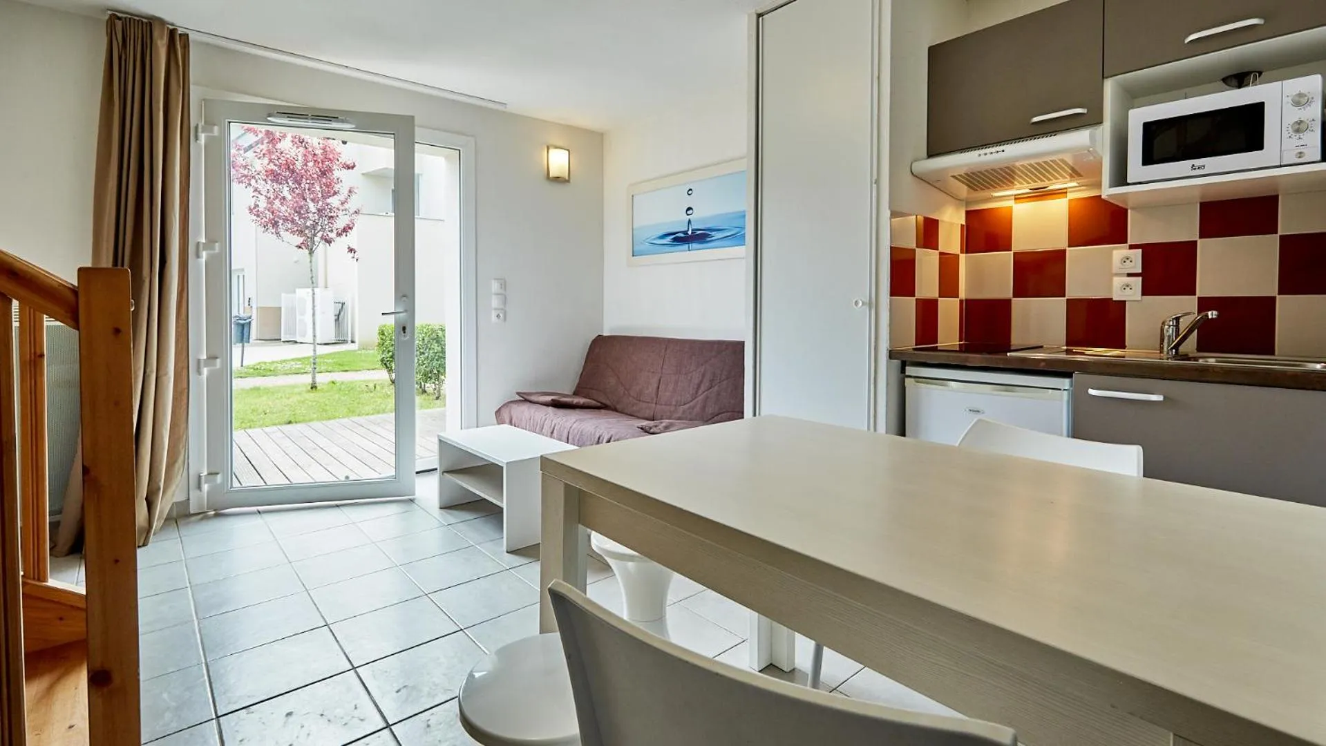 Kitchen or kitchenette in Résidence Vacancéole - Le Domaine de la Corniche