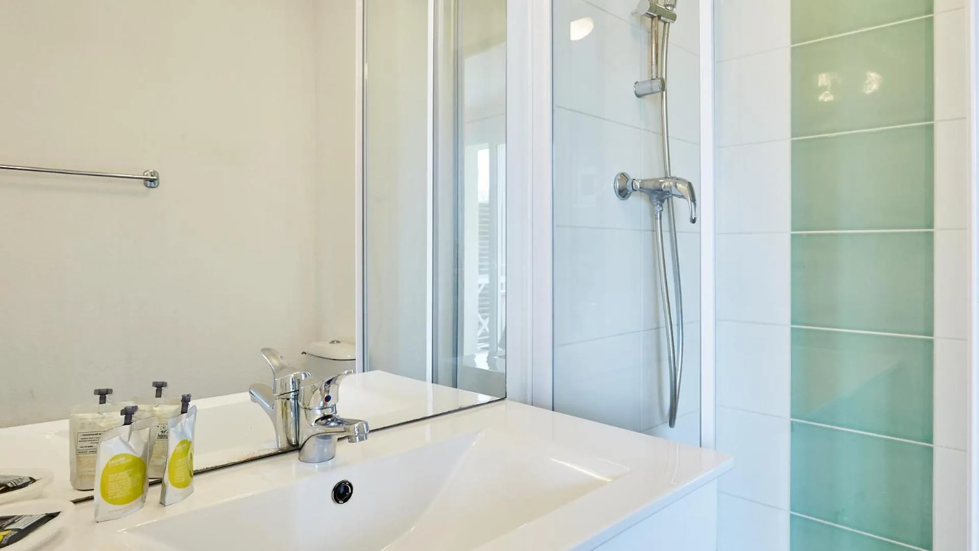 Bathroom in Résidence Vacancéole - Le Domaine de la Corniche