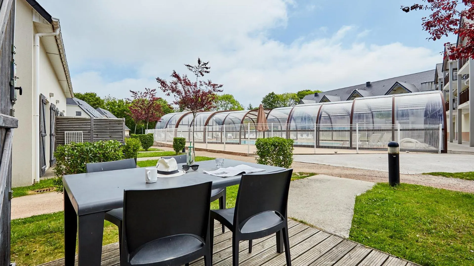 Patio in Résidence Vacancéole - Le Domaine de la Corniche