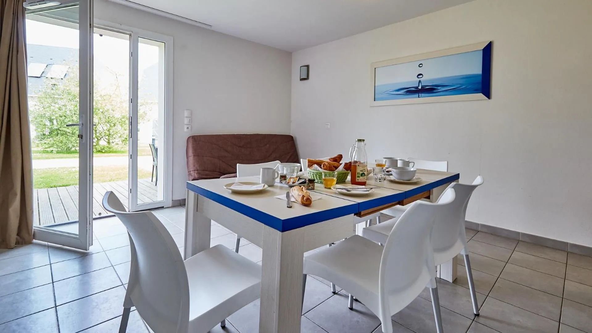 Dining area in Résidence Vacancéole - Le Domaine de la Corniche