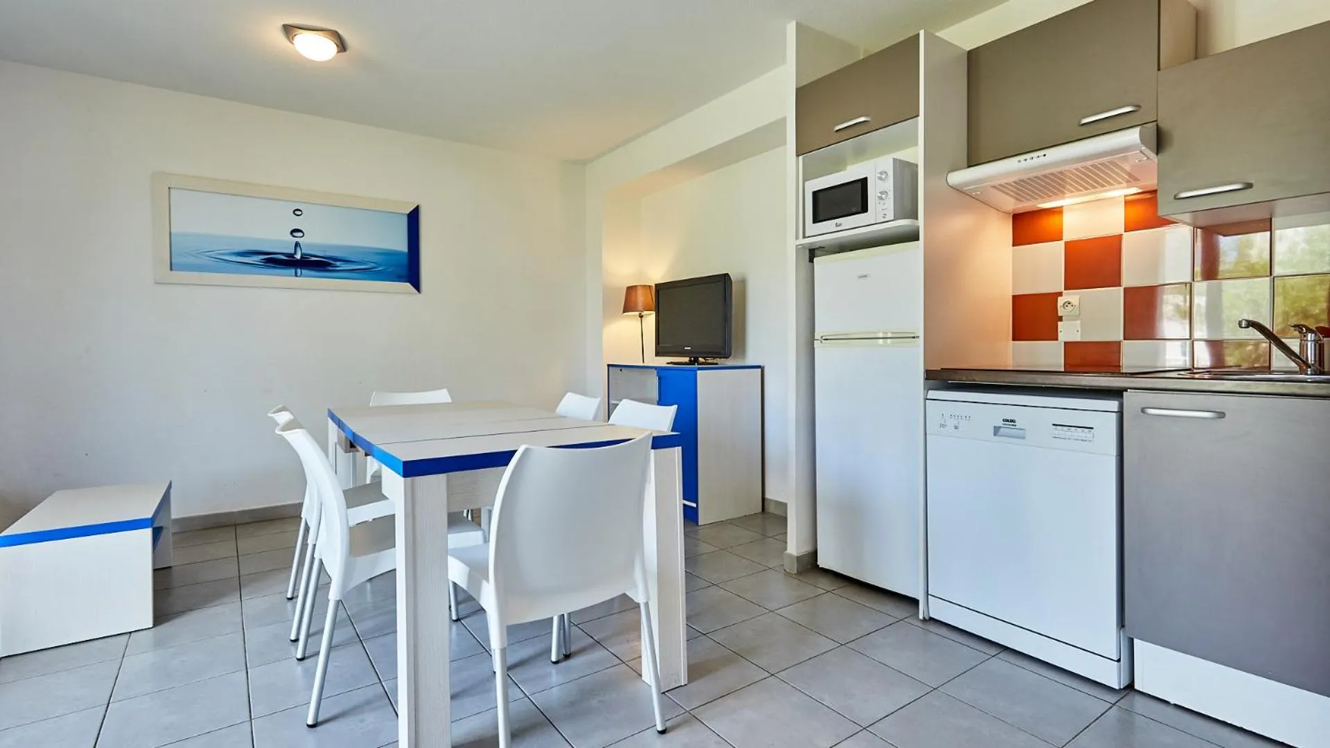 Kitchen or kitchenette in Résidence Vacancéole - Le Domaine de la Corniche