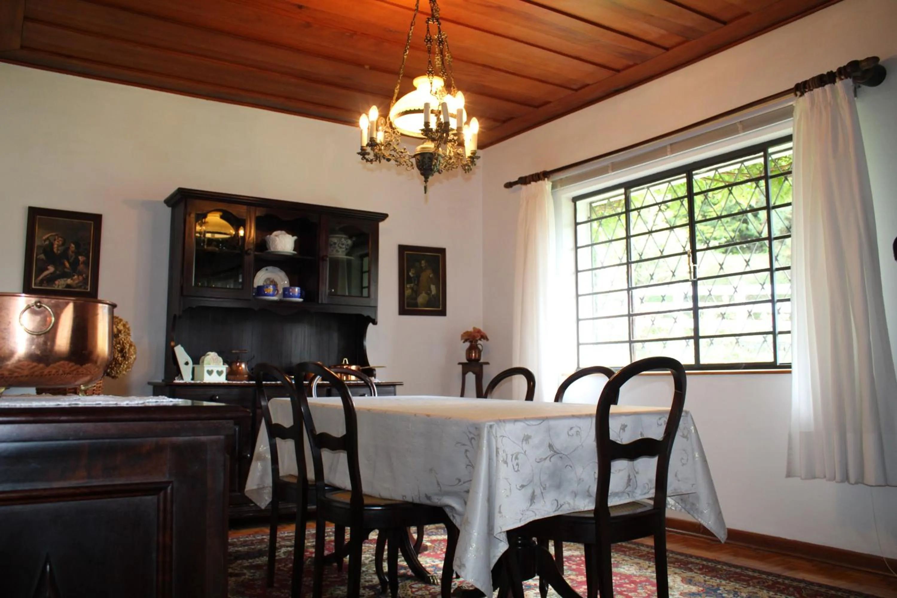 Dining area in Casa Aconchegante no Capivari