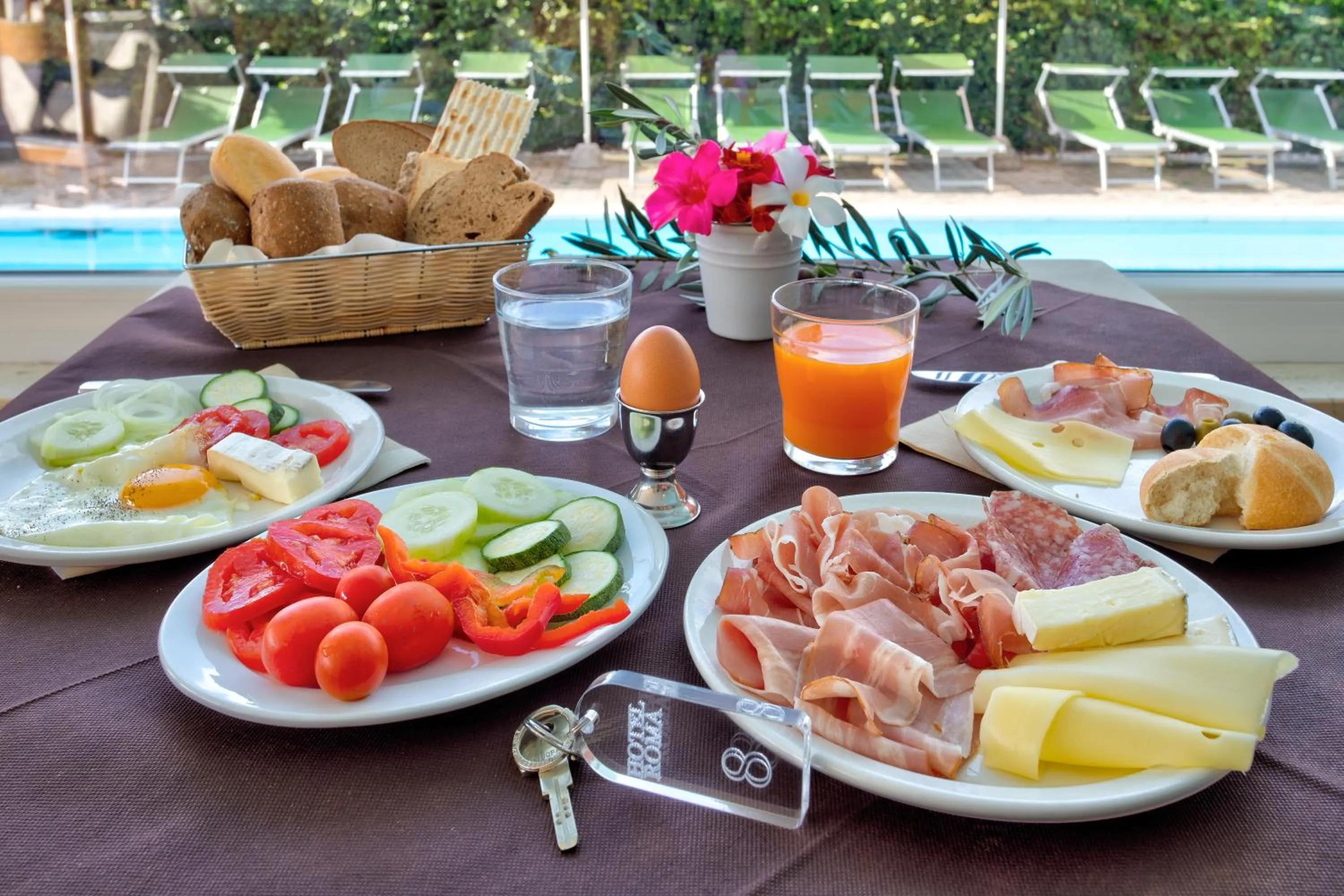 Food and drinks in Hotel Roma