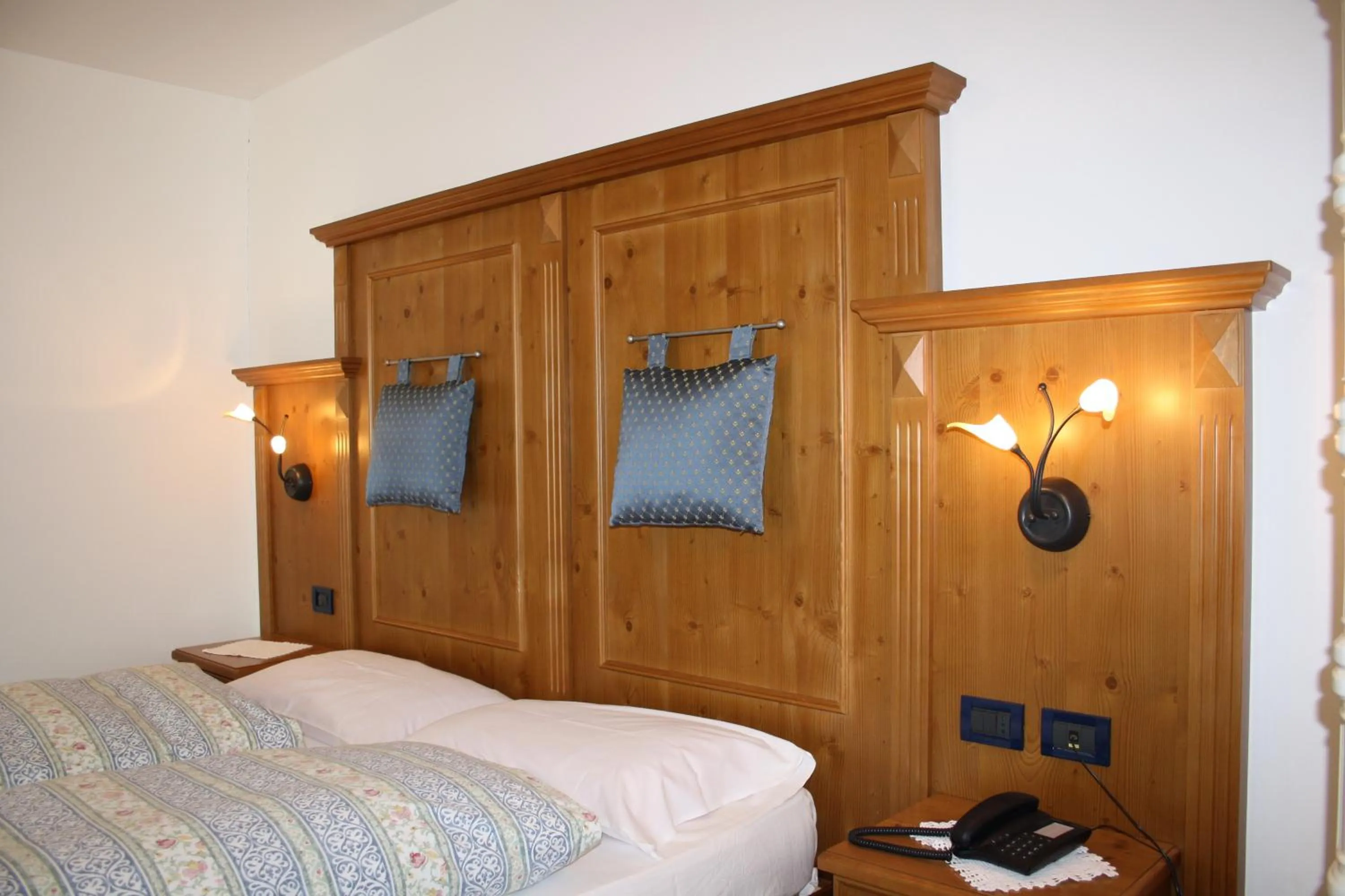 Photo of the whole room, Bed in La Baita