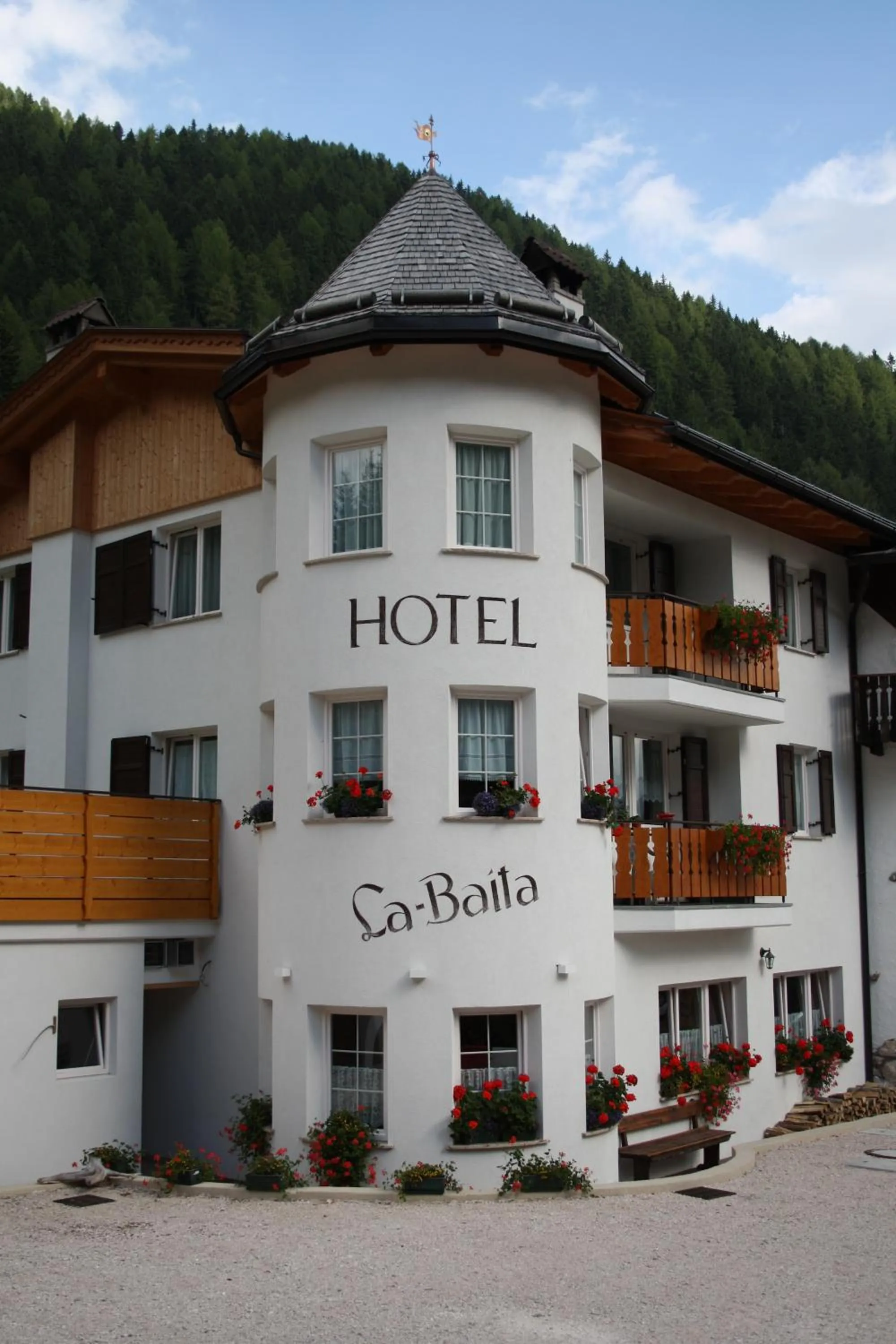 Property building in La Baita