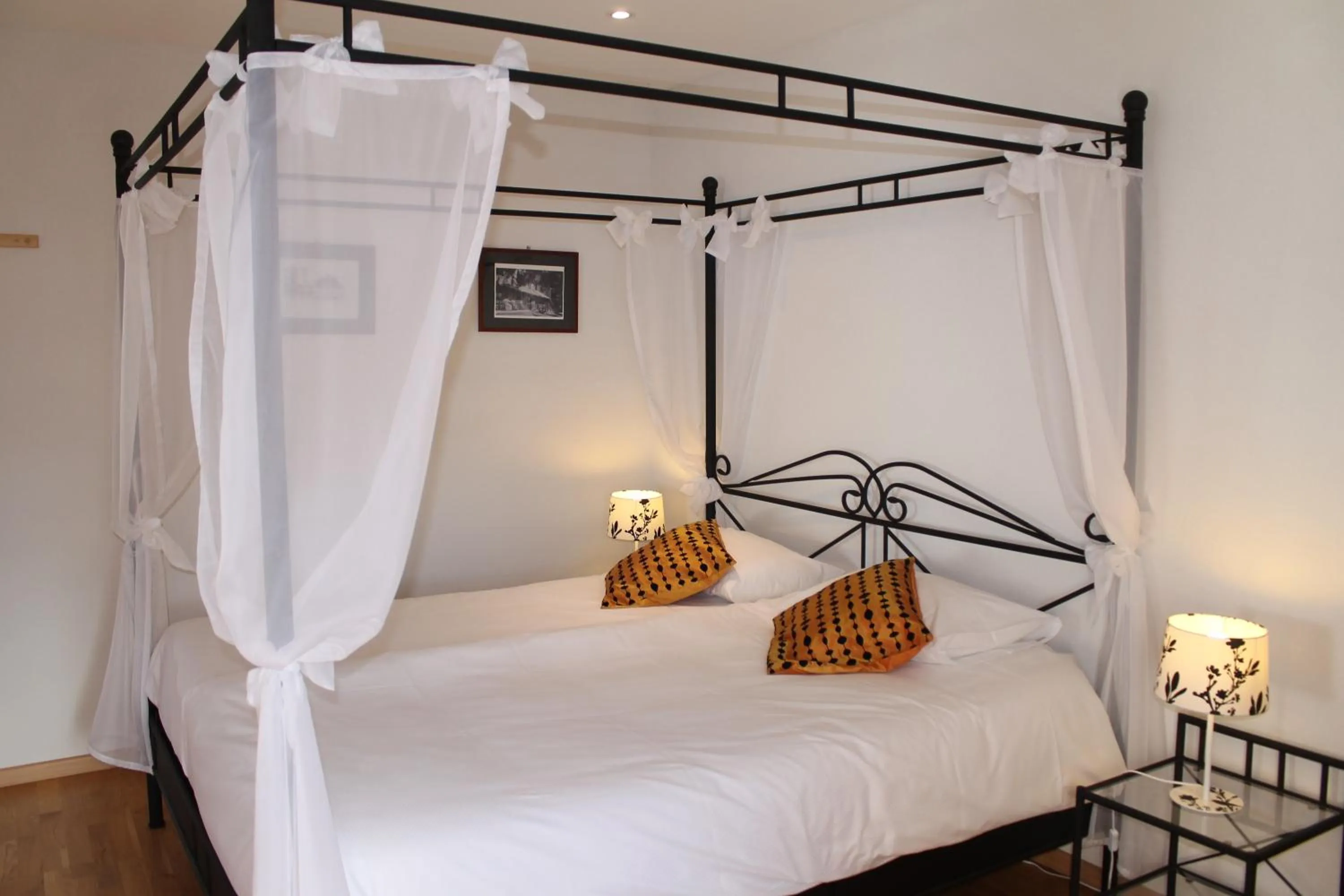 Decorative detail, Bed in Petit Hôtel de Chaumont