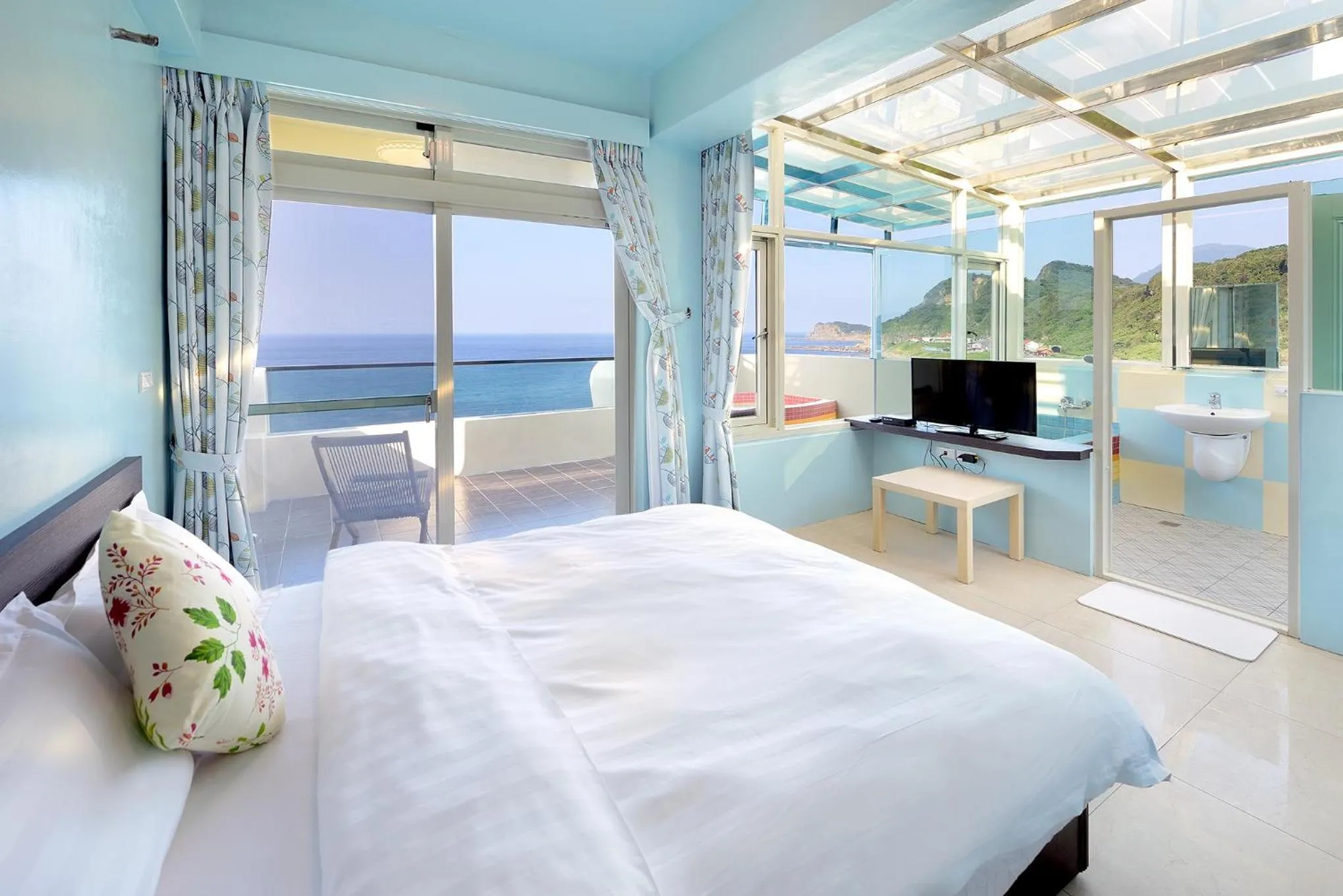 Sea view, Bed in Fish Home 15