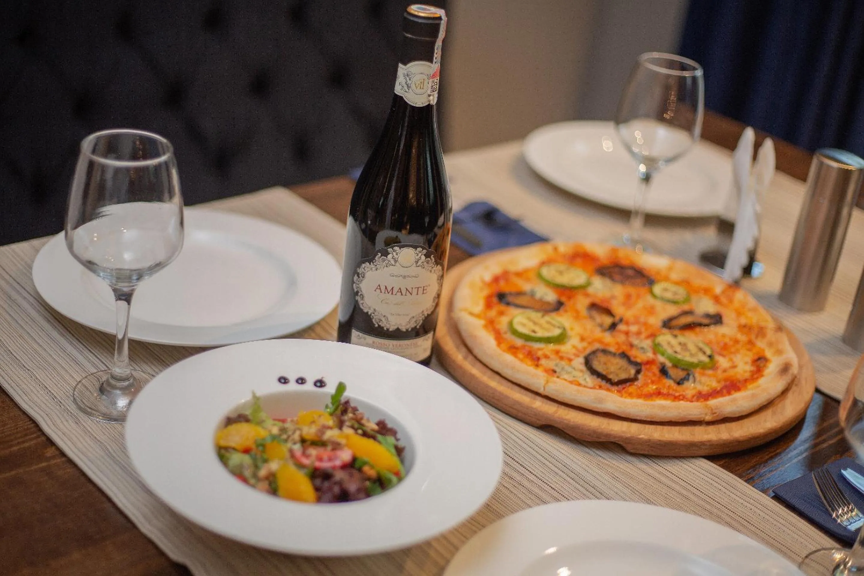 Restaurant/places to eat in B Hotel Bishkek