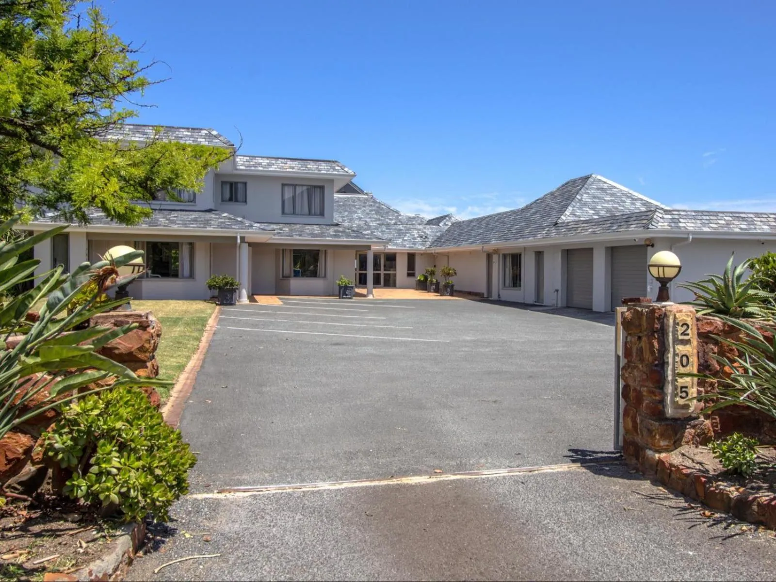 Facade/entrance in Sandbaai Country House